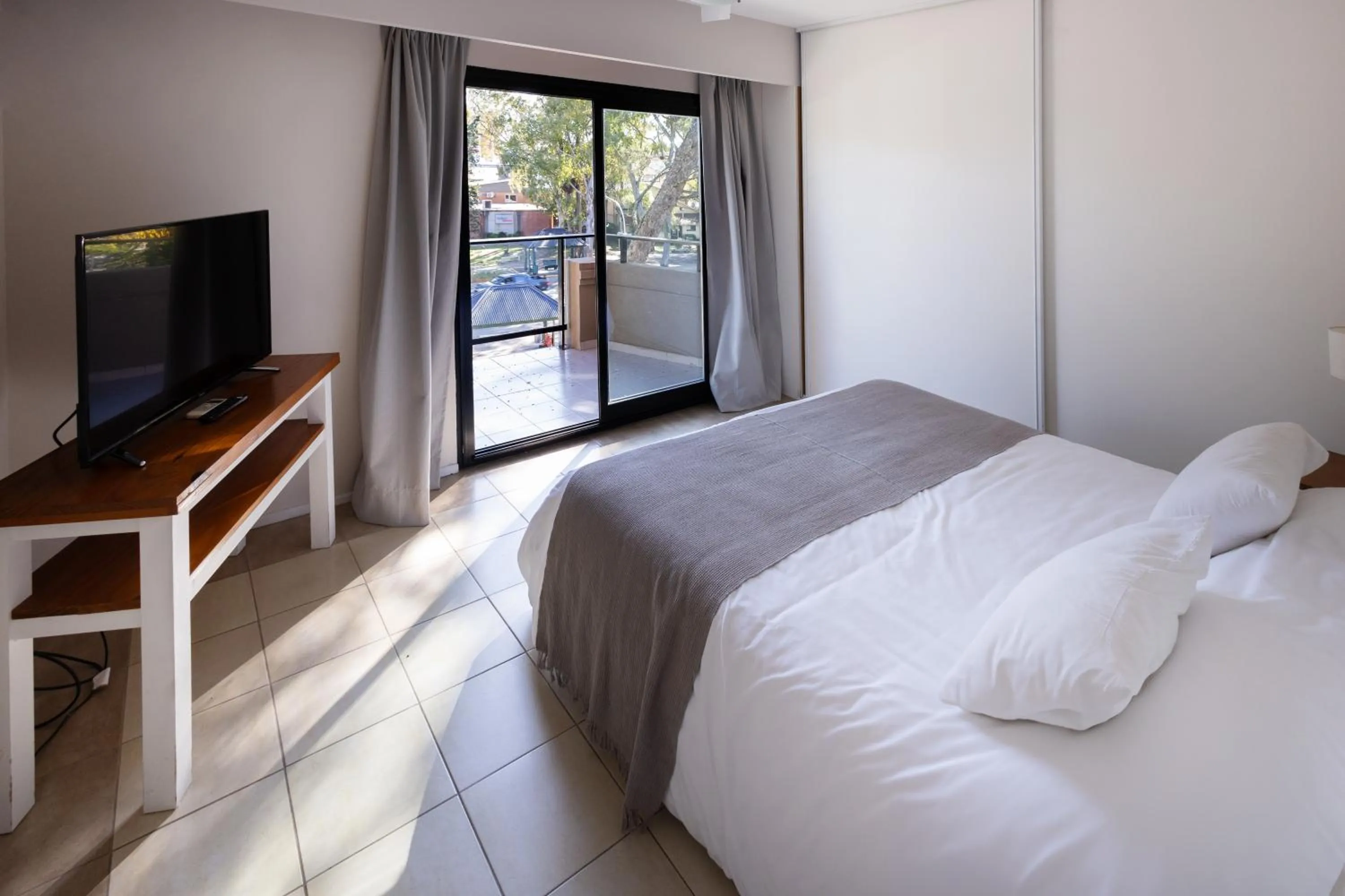 Bed in Green Sea Apart Hotel