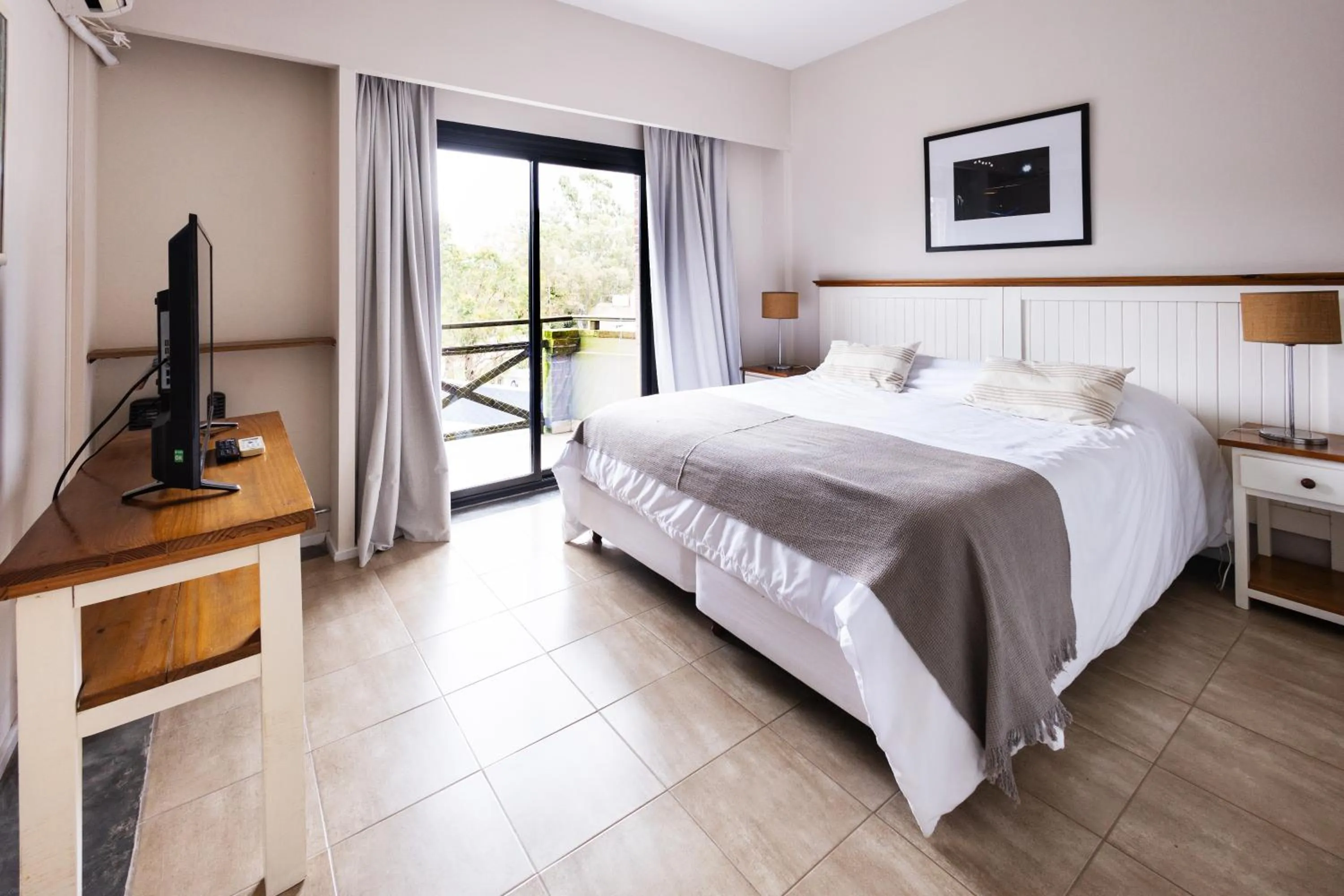 Bed in Green Sea Apart Hotel