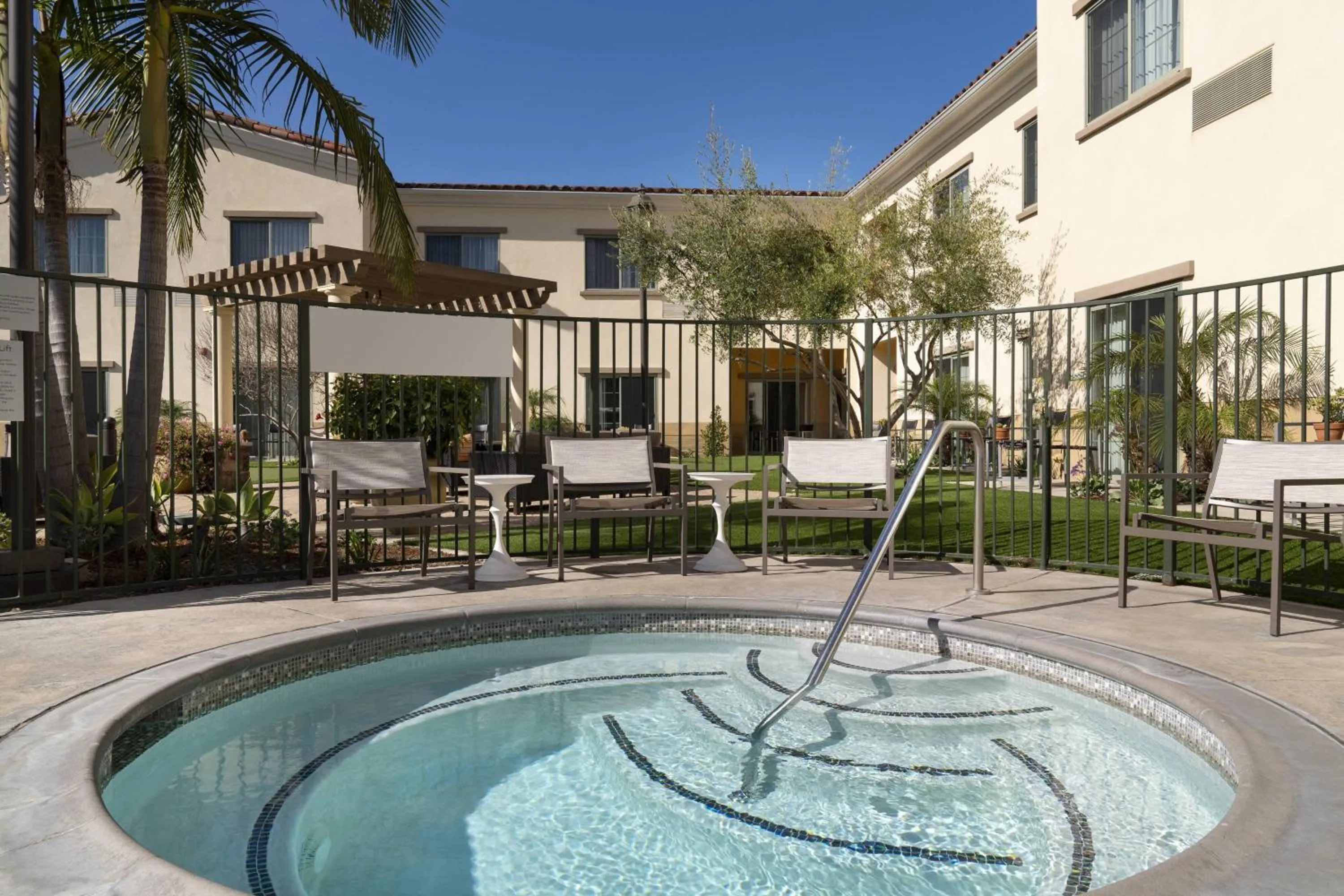 Fitness centre/facilities in Courtyard by Marriott Santa Barbara Goleta