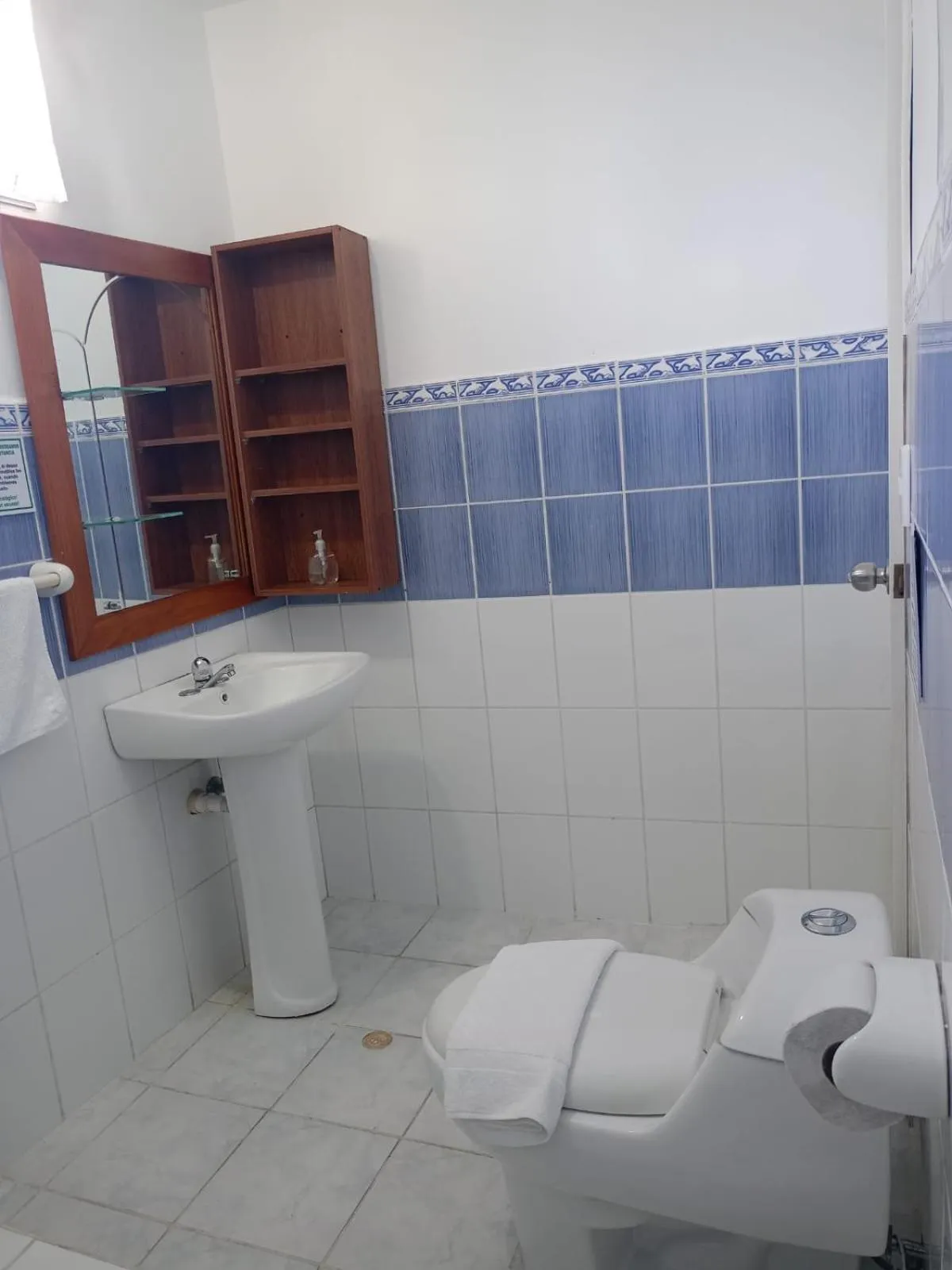 Bathroom in Galápagos Isabela Hotel Loja