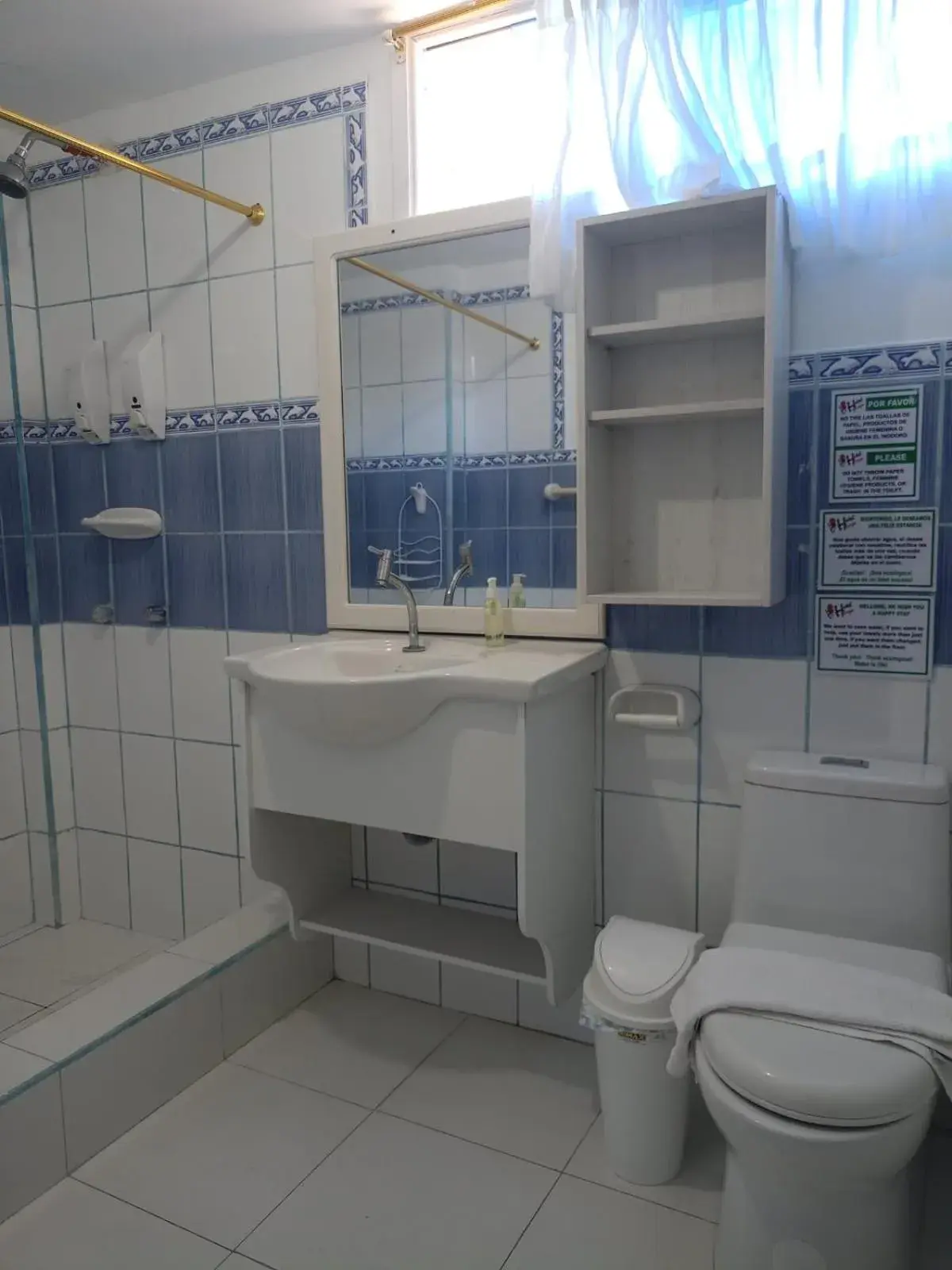 Twin Room - single occupancy in Galápagos Isabela Hotel Loja Twin Room - single occupancy in Galápagos Isabela Hotel Loja