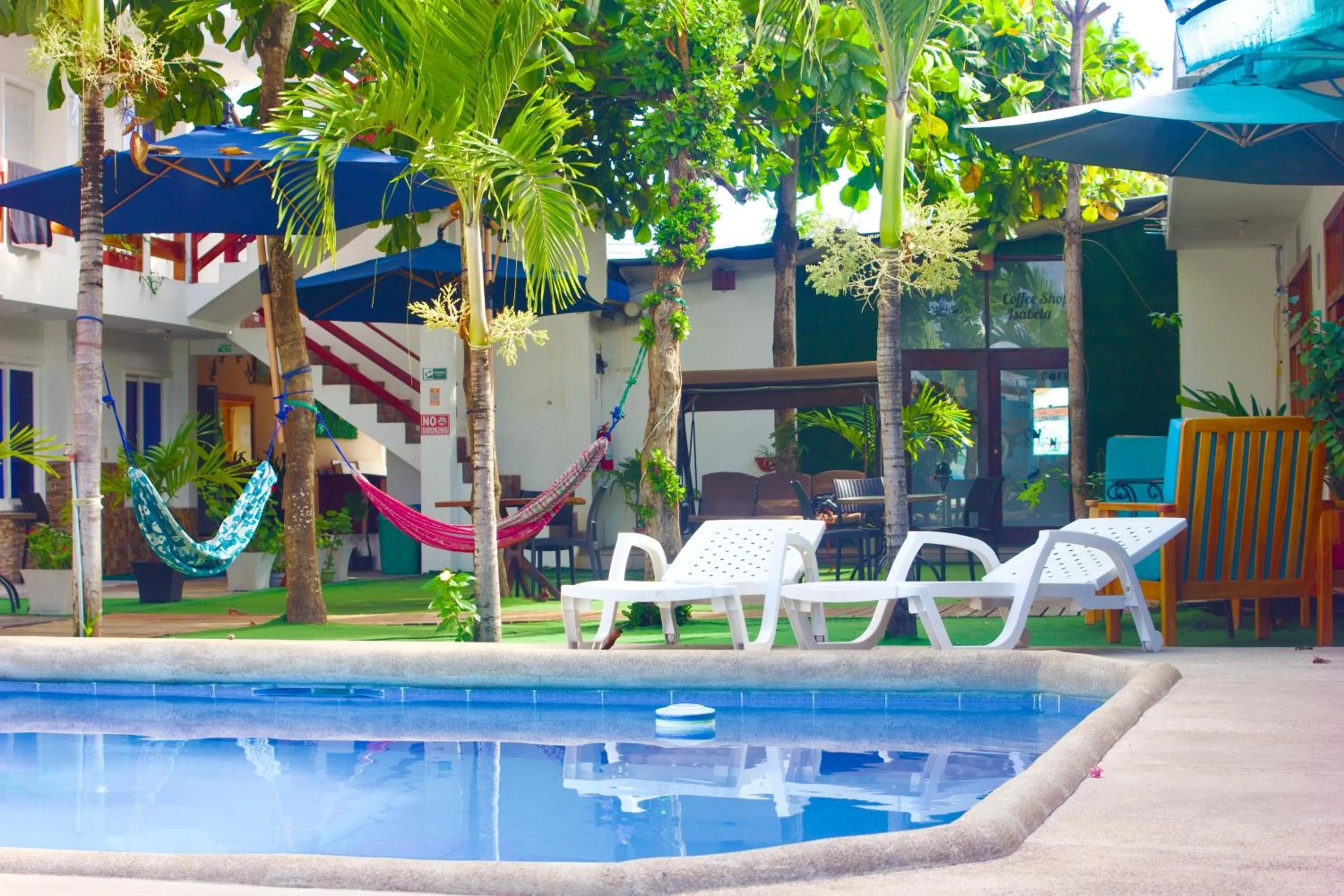Swimming pool in Galápagos Isabela Hotel Loja