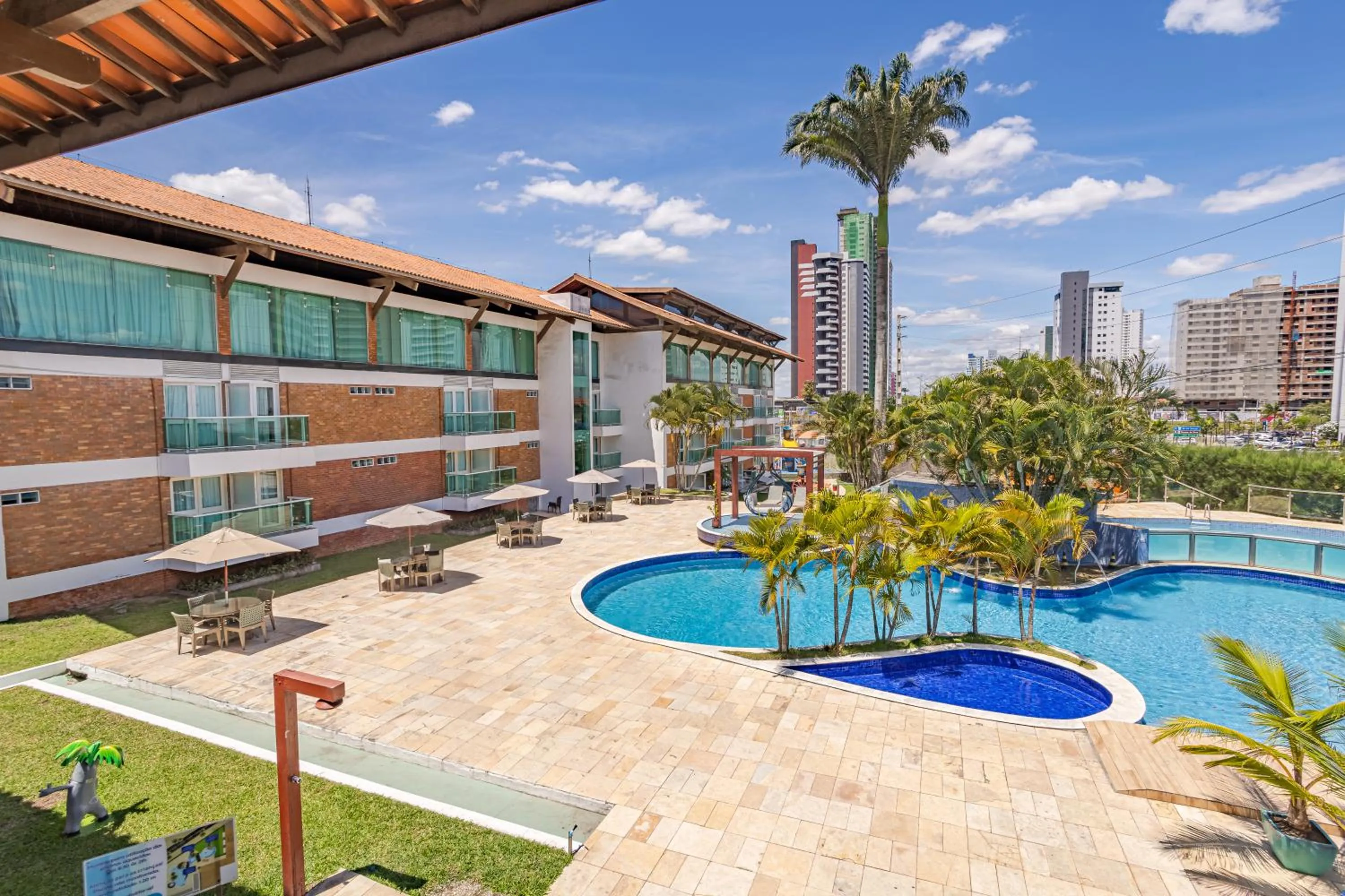 Pool view in Hotel Village Premium Campina Grande