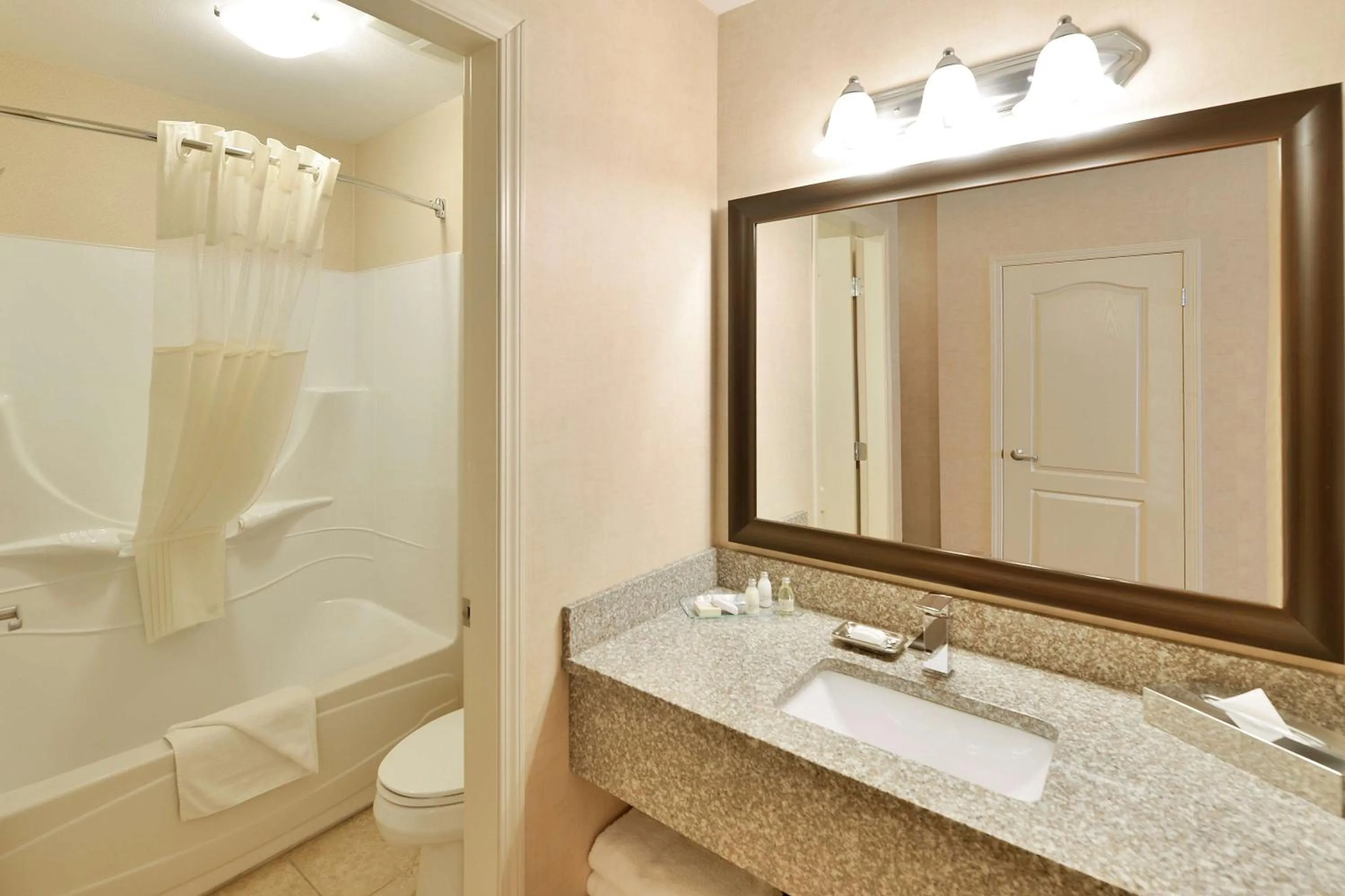 Bathroom in Prestige Cranbrook Hotel, BW Premier Collection
