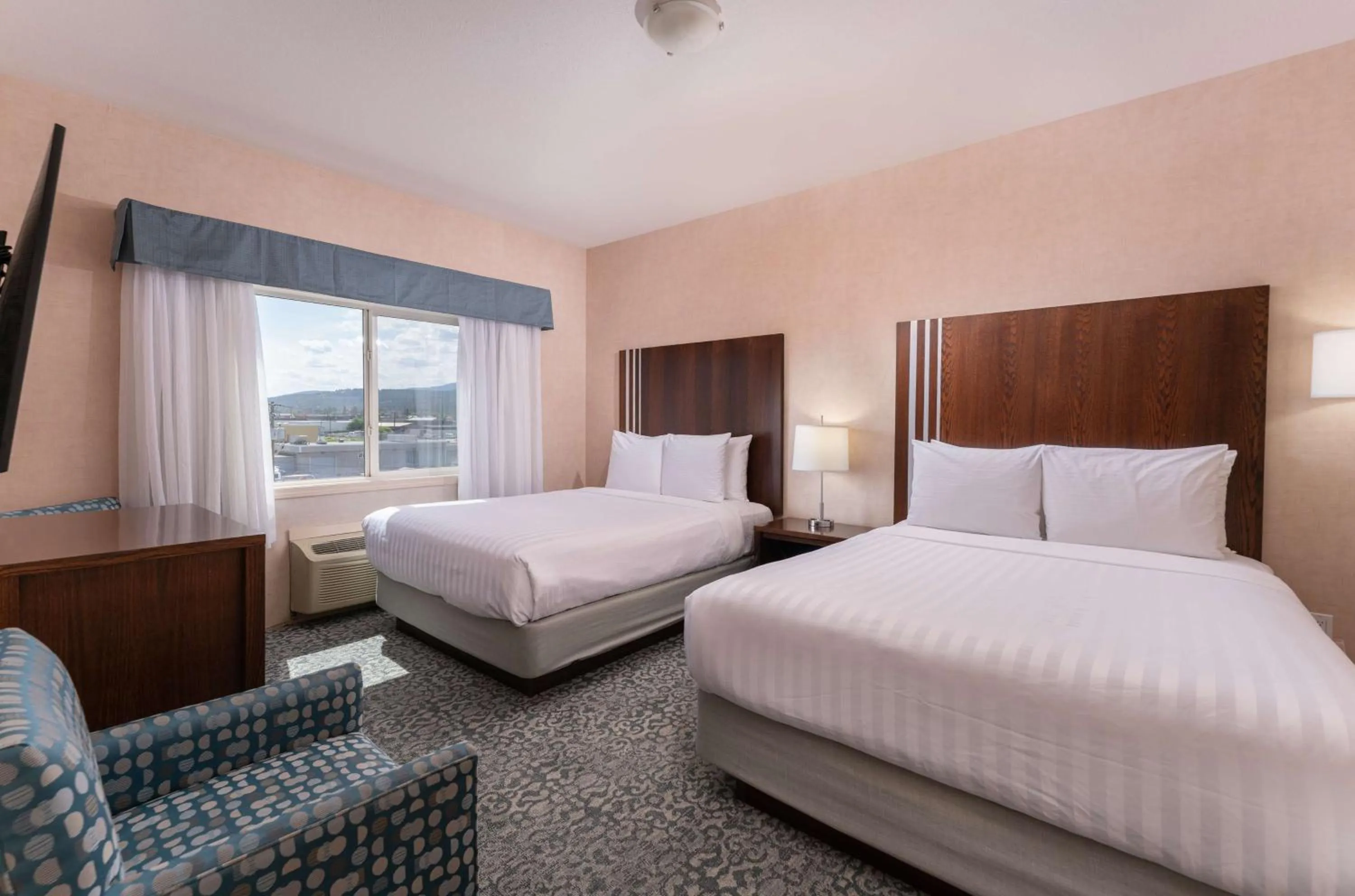 Photo of the whole room, Bed in Prestige Cranbrook Hotel, BW Premier Collection