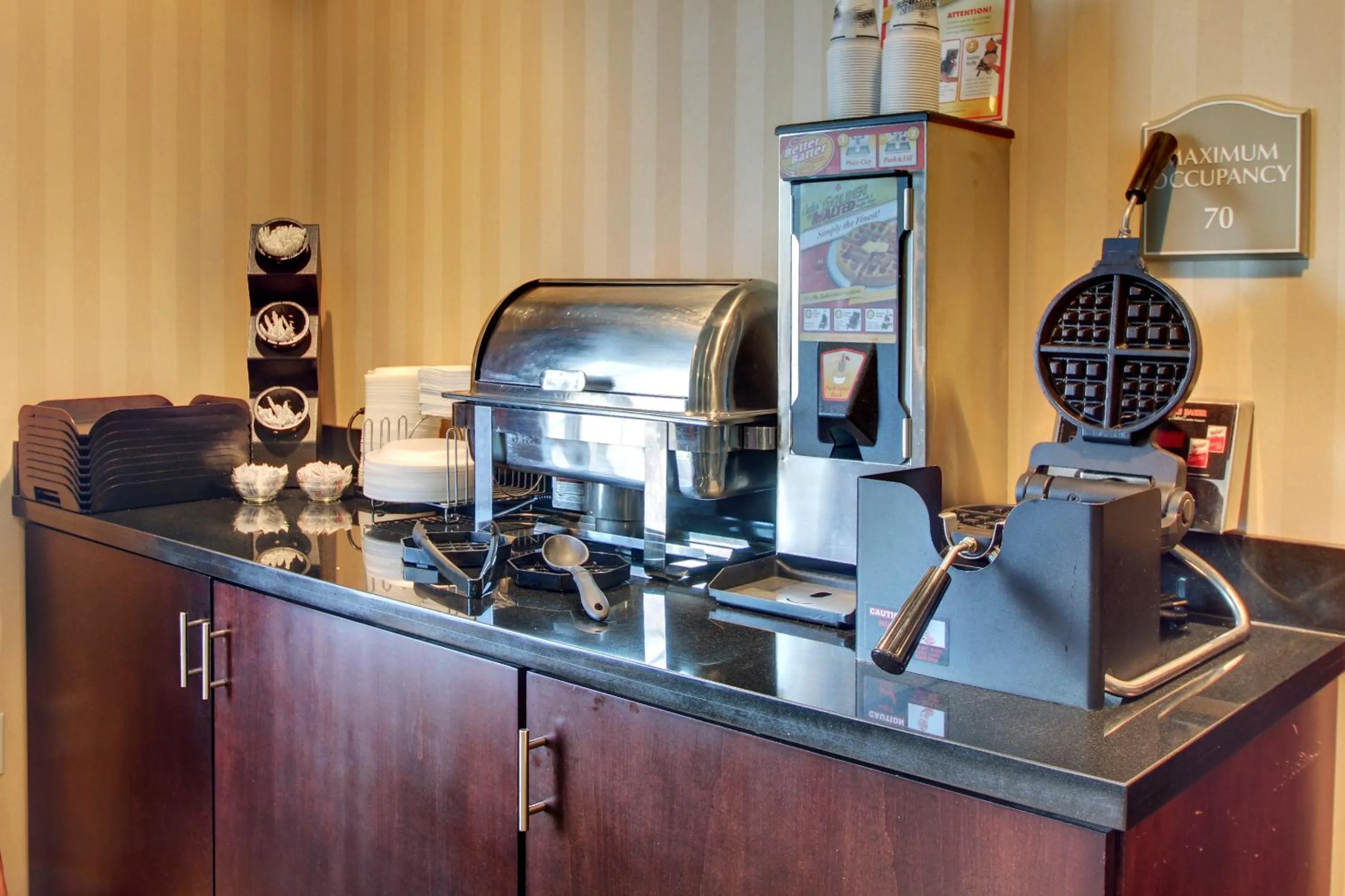 Continental breakfast in Cobblestone Inn & Suites - Carrington
