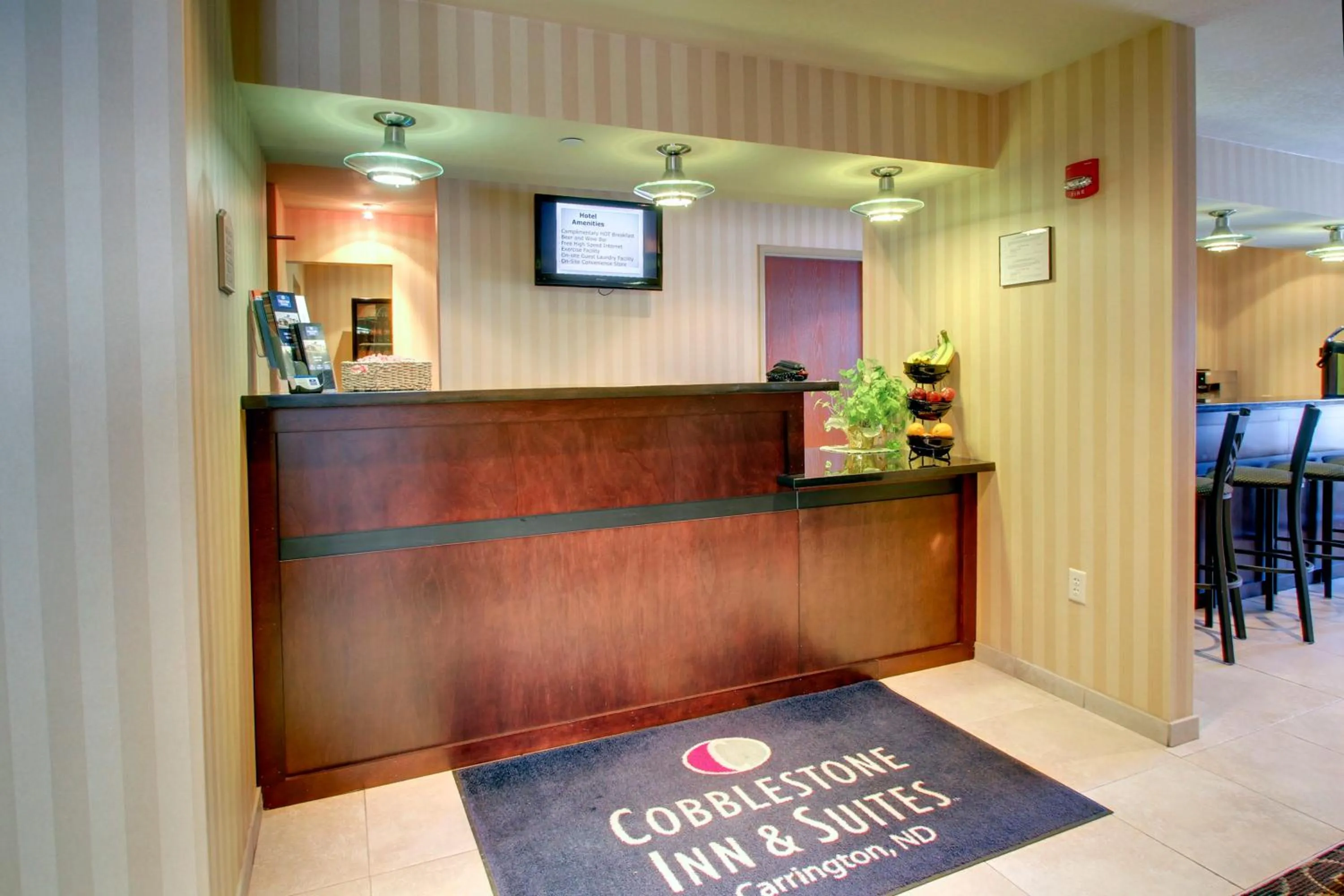 Lobby or reception in Cobblestone Inn & Suites - Carrington