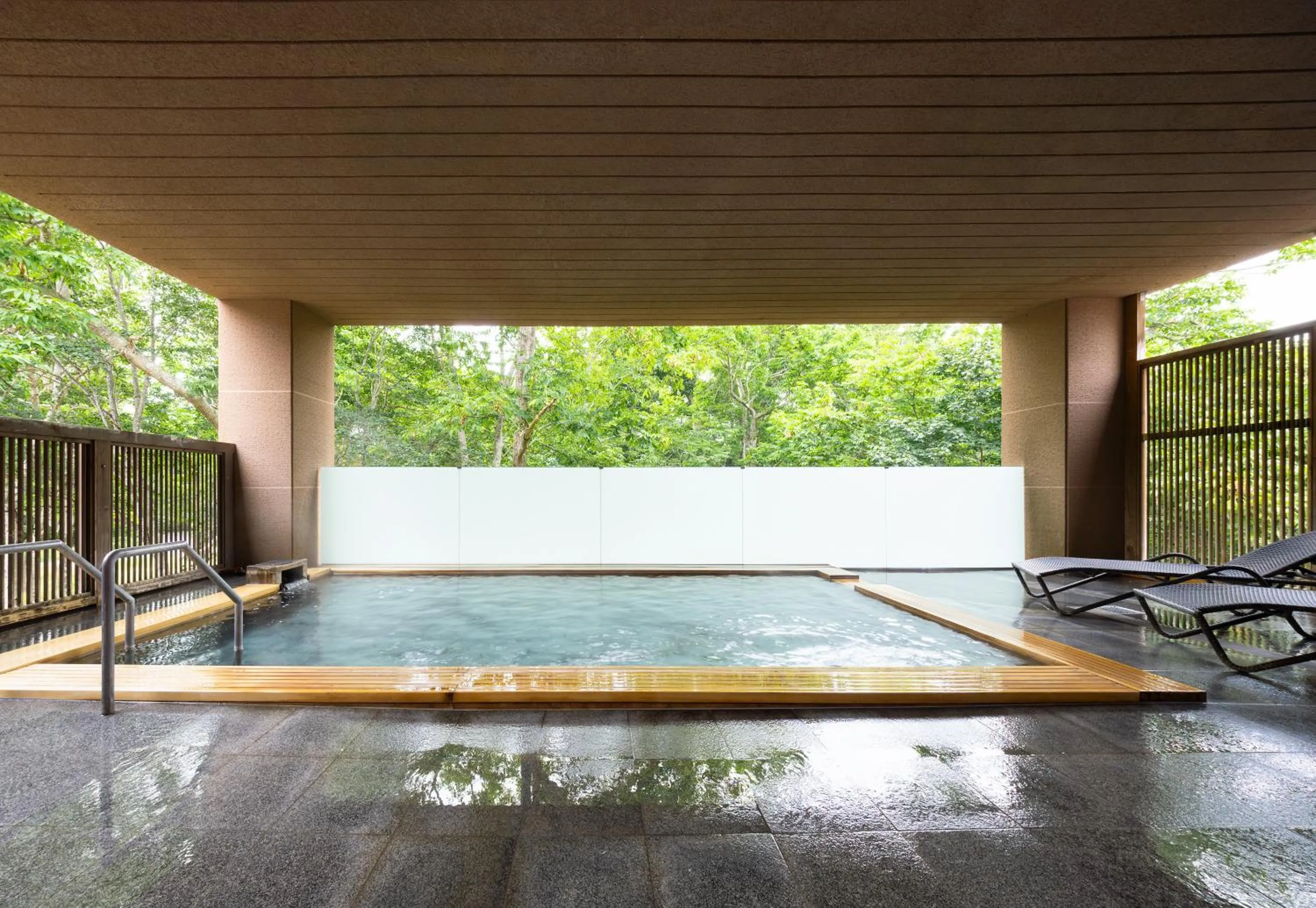 Open Air Bath in Hotel Kanronomori