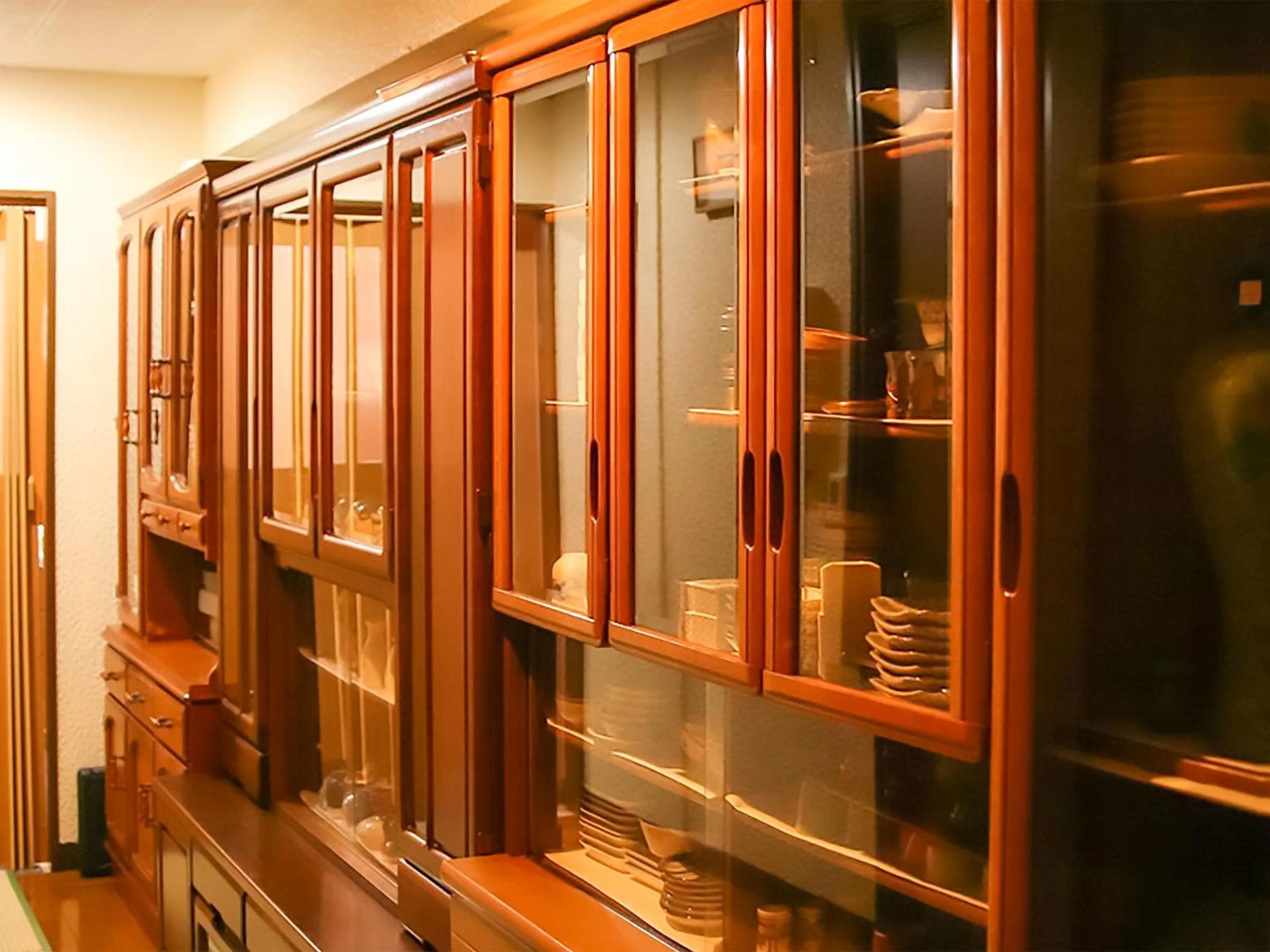 Communal kitchen in Oyama Guesthouse Kyoto
