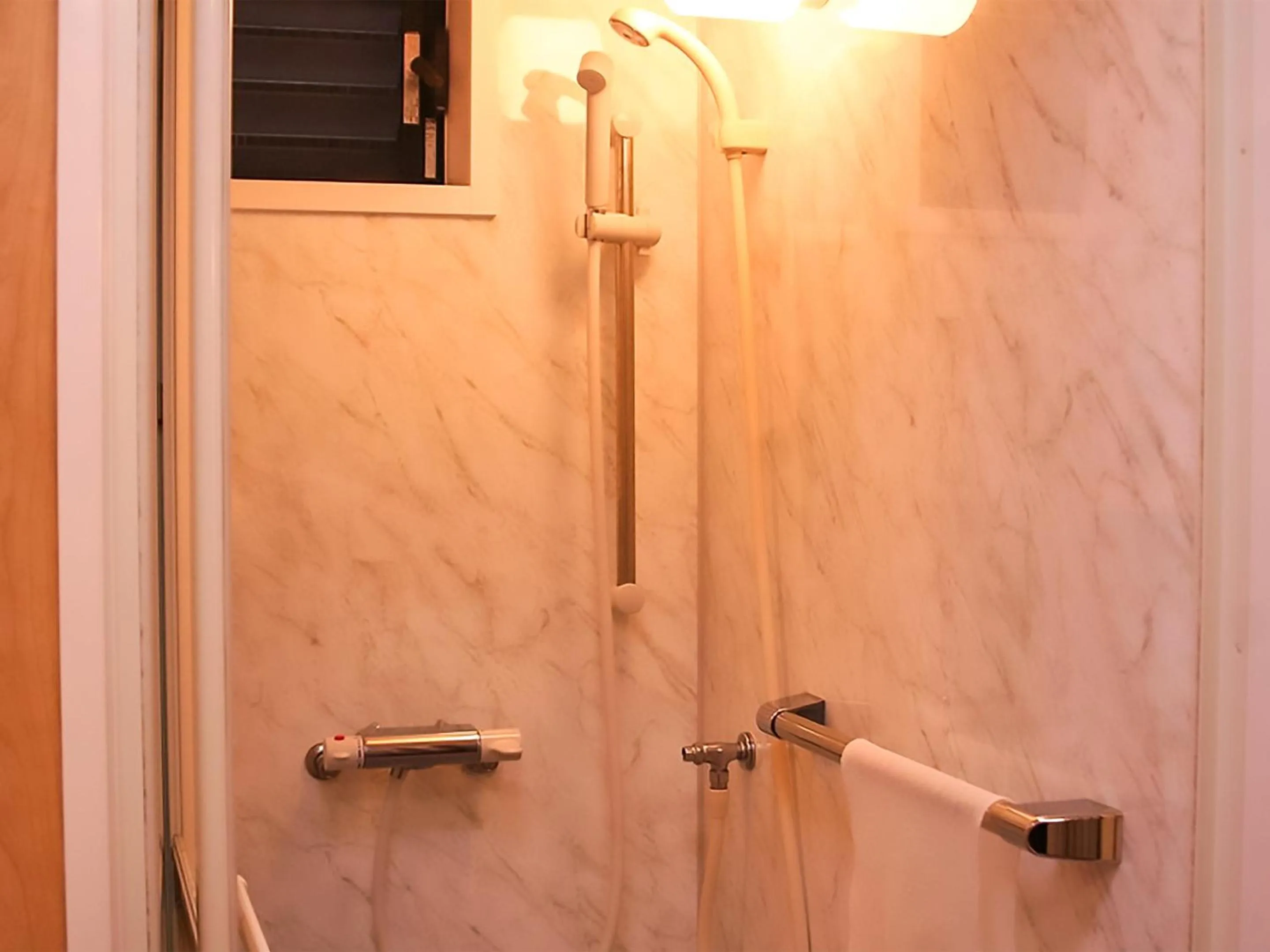 Shower in Oyama Guesthouse Kyoto