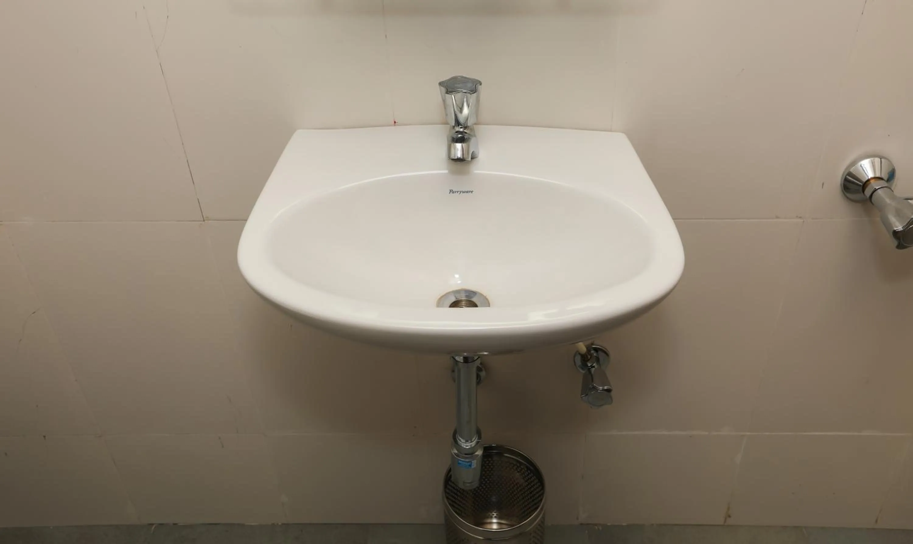 Bathroom in Treebo Sapphire Studio