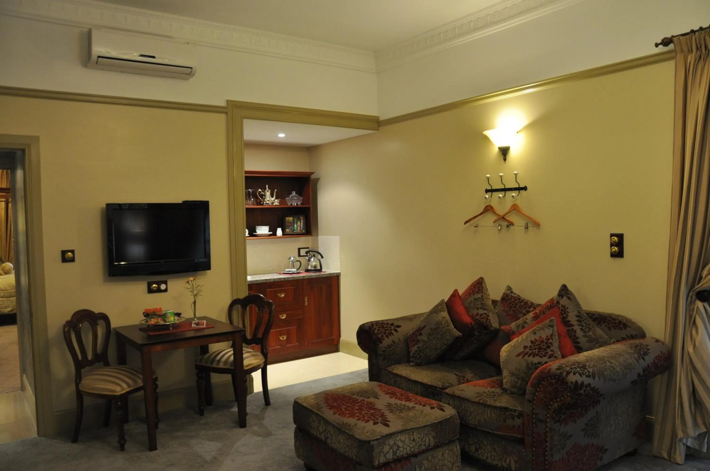 Kitchen or kitchenette in Bli Bli House Riverside Retreat