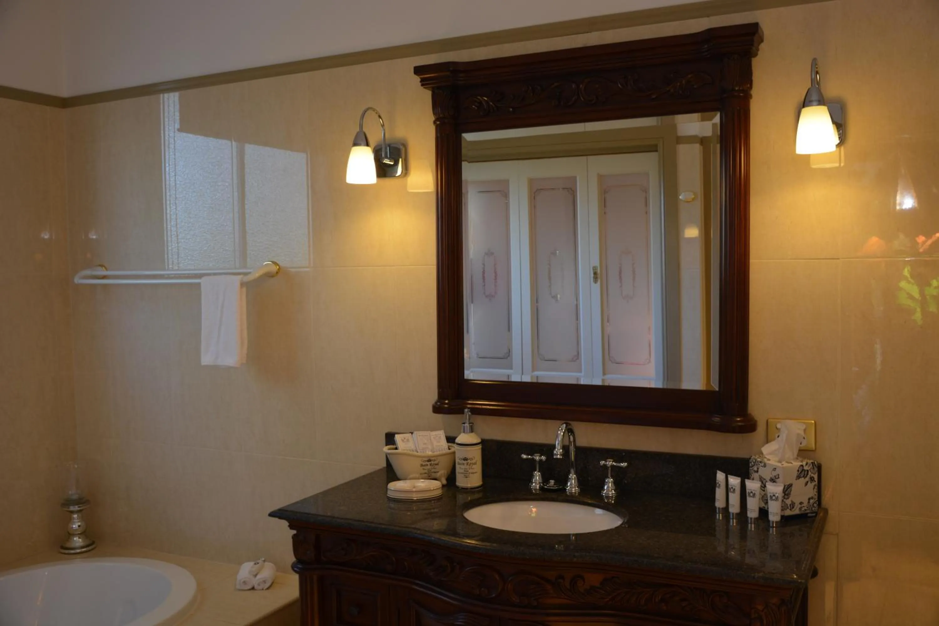 Bathroom in Bli Bli House Riverside Retreat