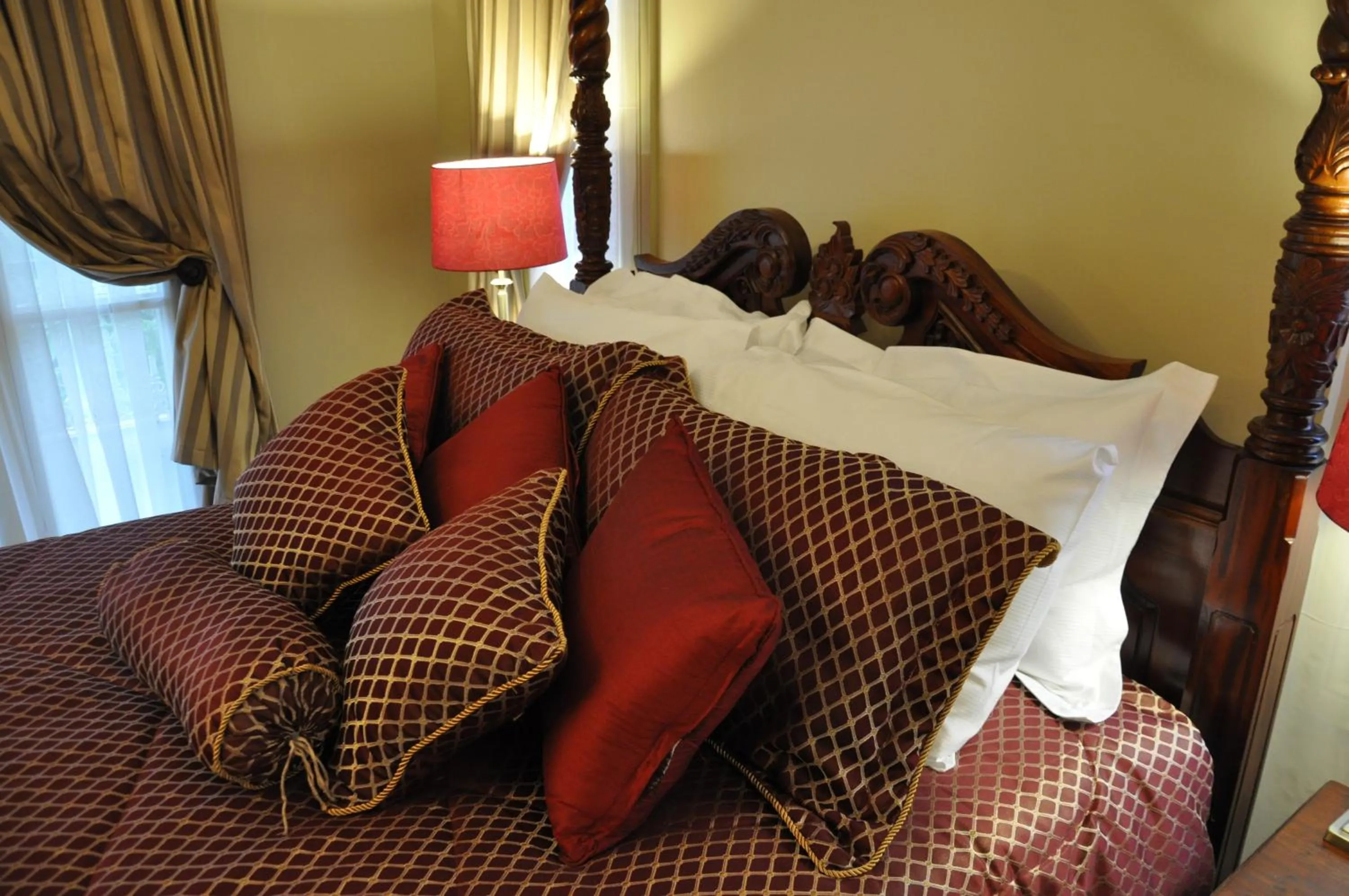 Bed in Bli Bli House Riverside Retreat