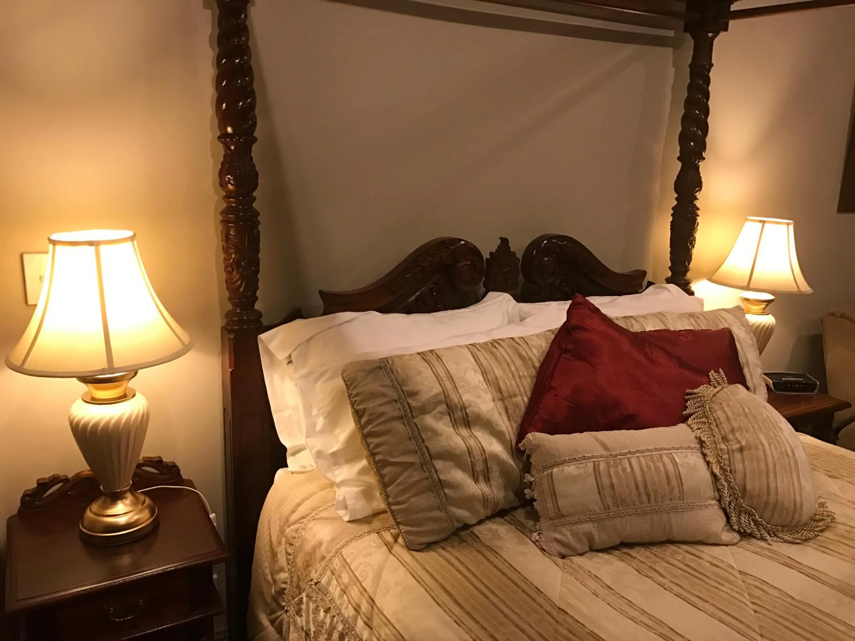 Bed in Bli Bli House Riverside Retreat