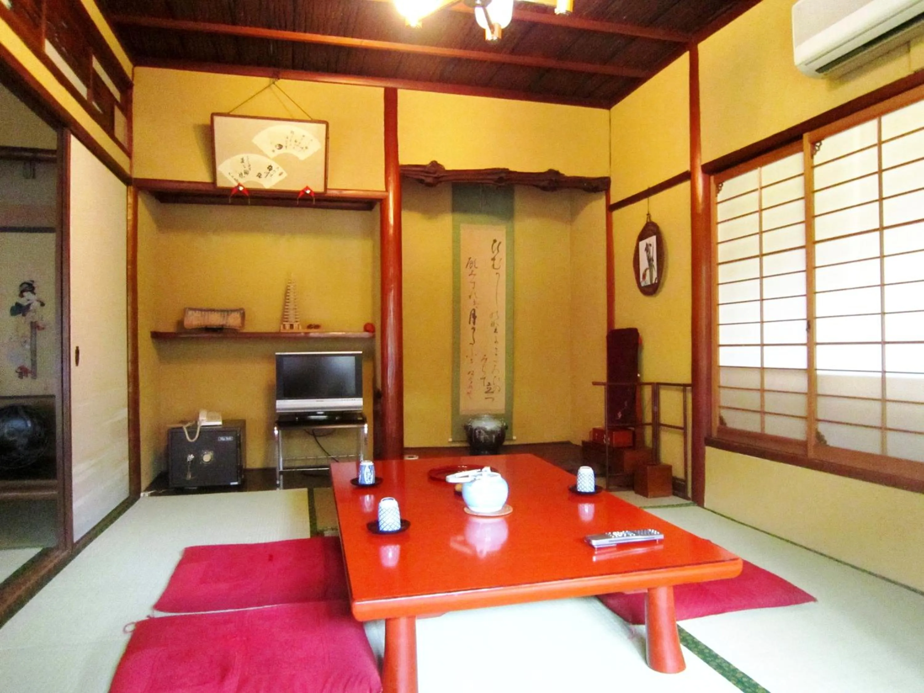 TV and multimedia in Ryokan Taishoro