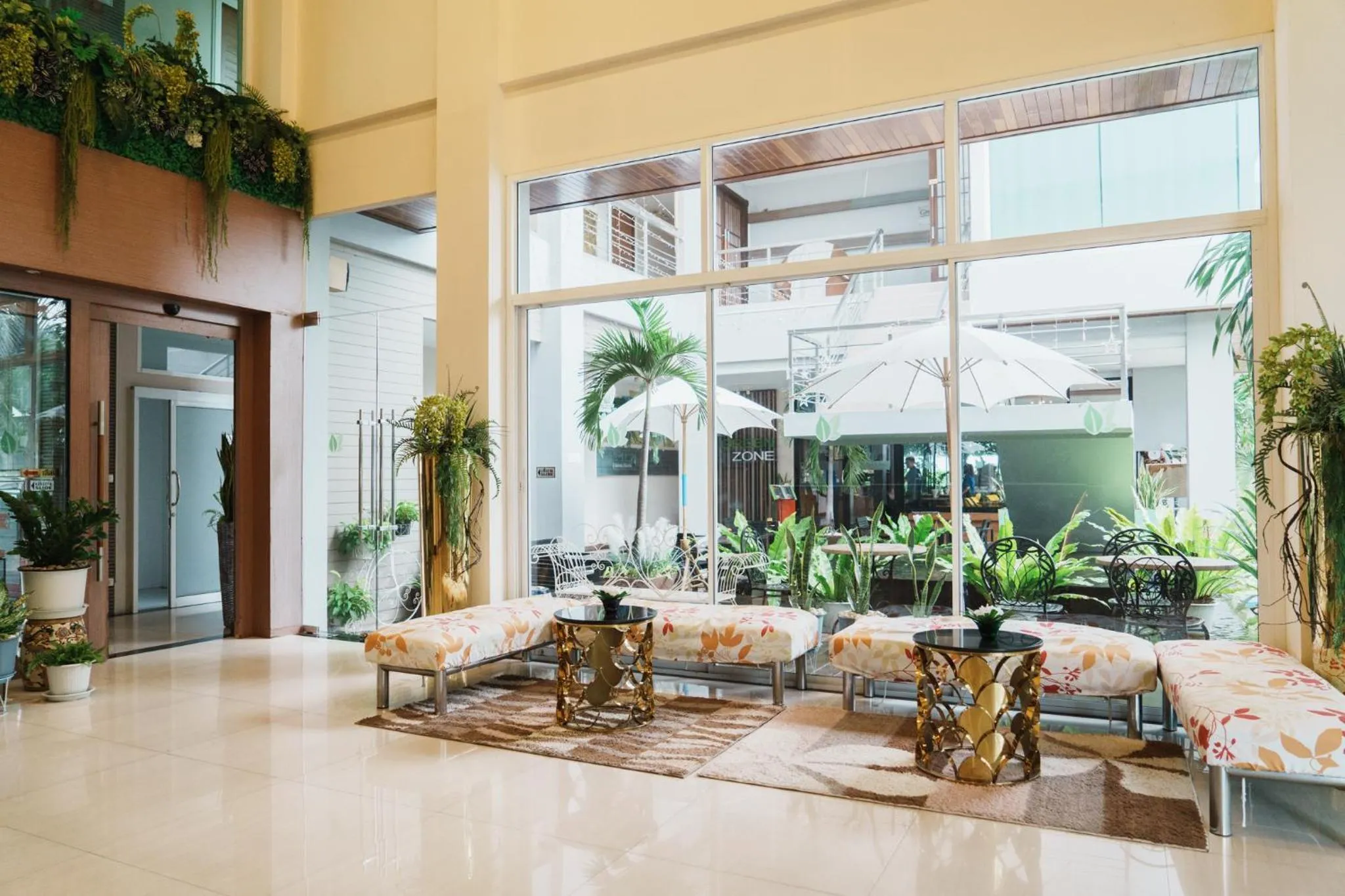 Green Hotel and Resort