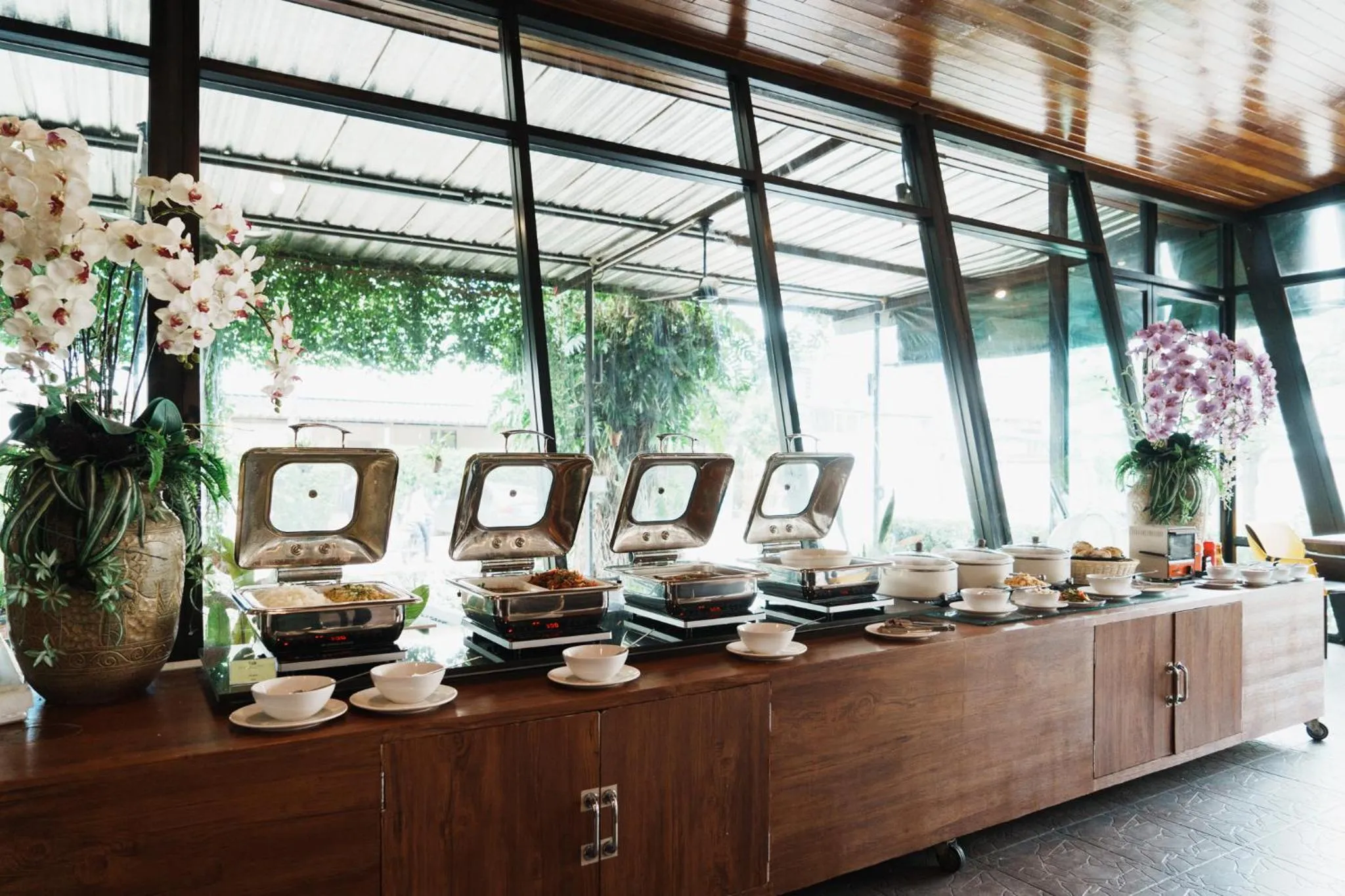 Green Hotel and Resort