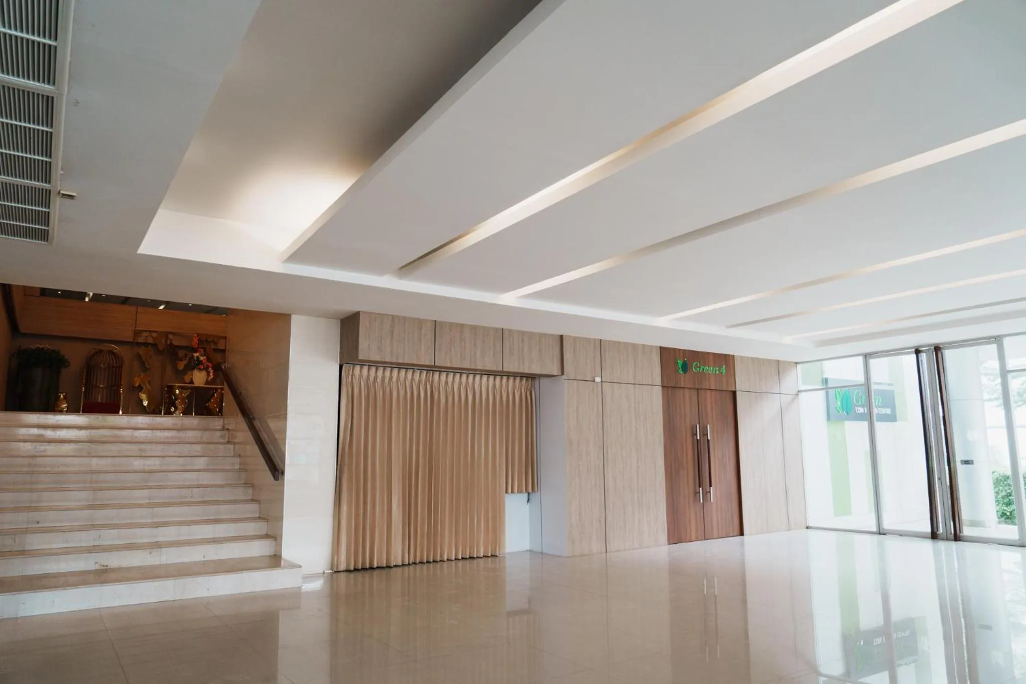 Green Hotel and Resort