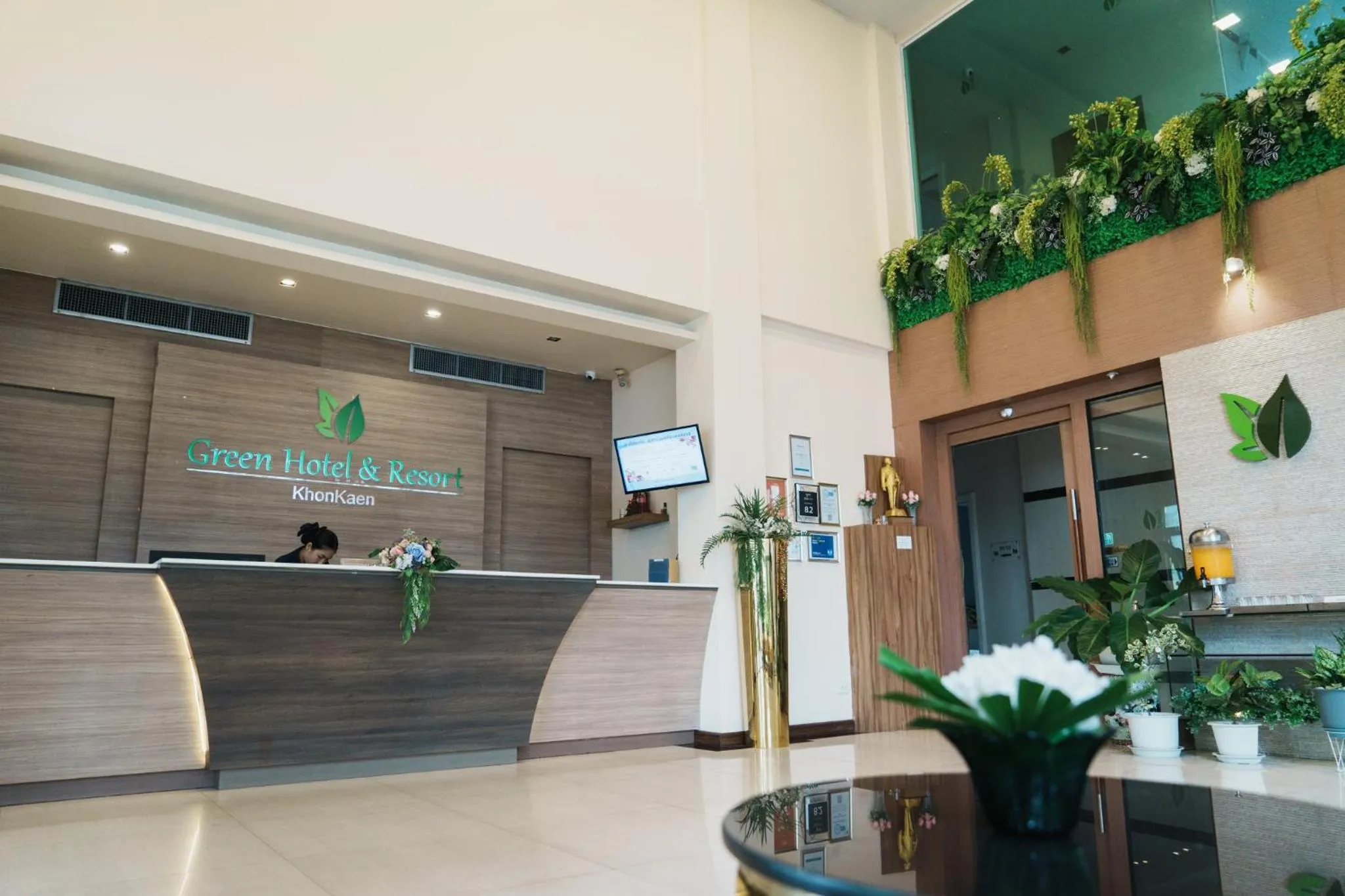 Green Hotel and Resort