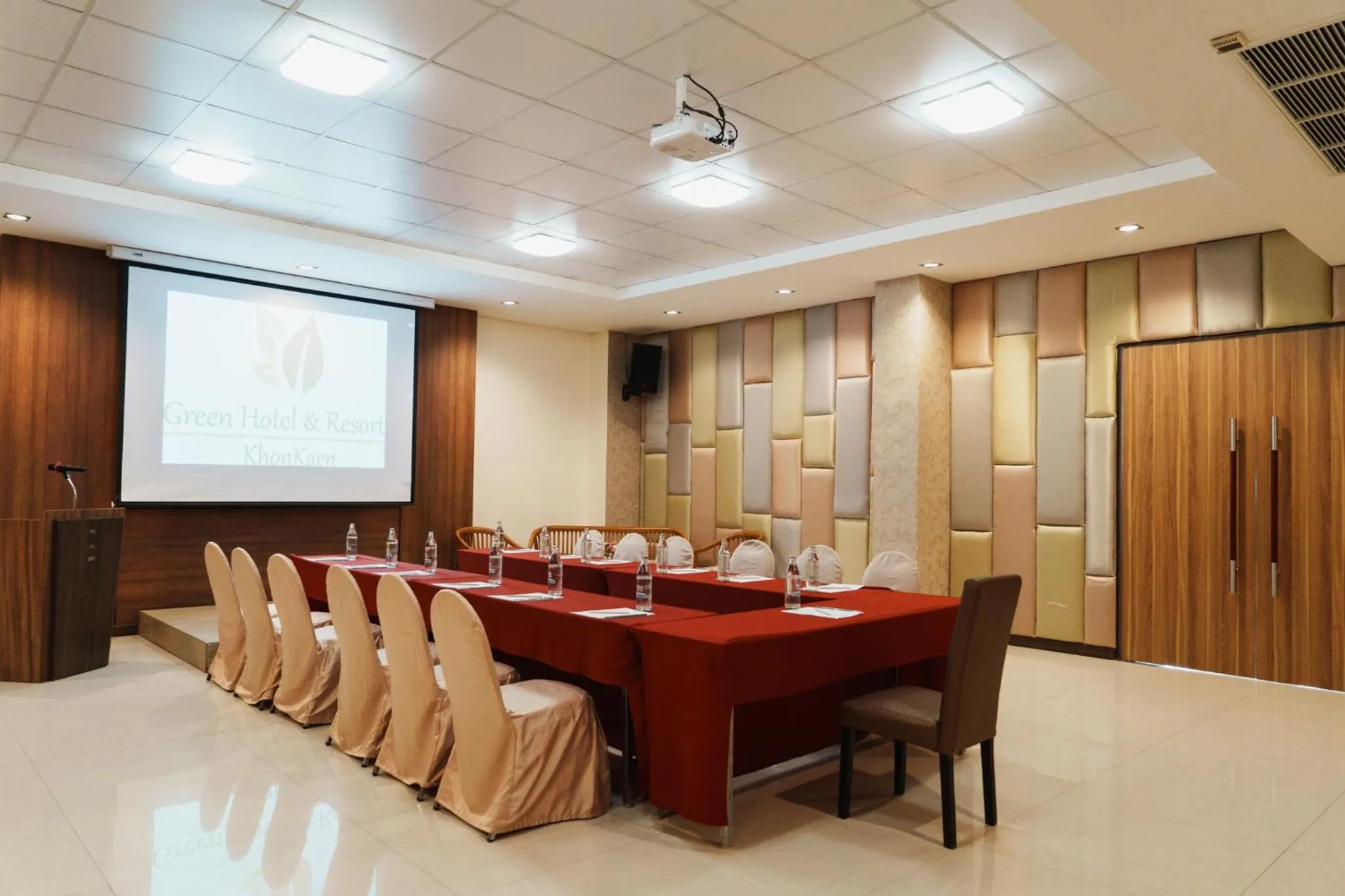 Green Hotel and Resort