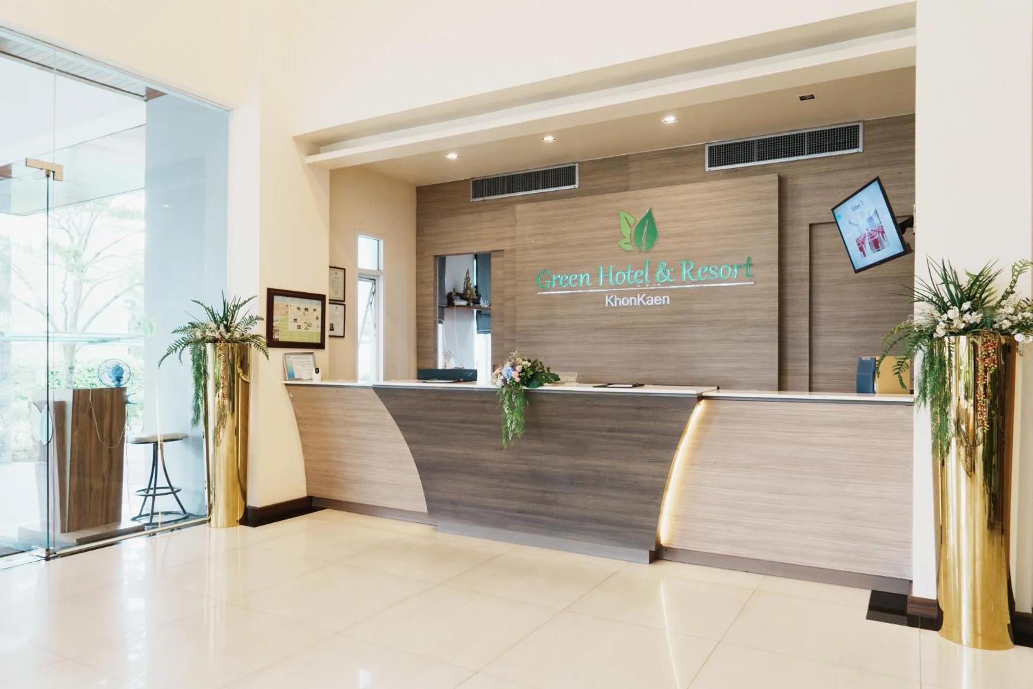 Green Hotel and Resort