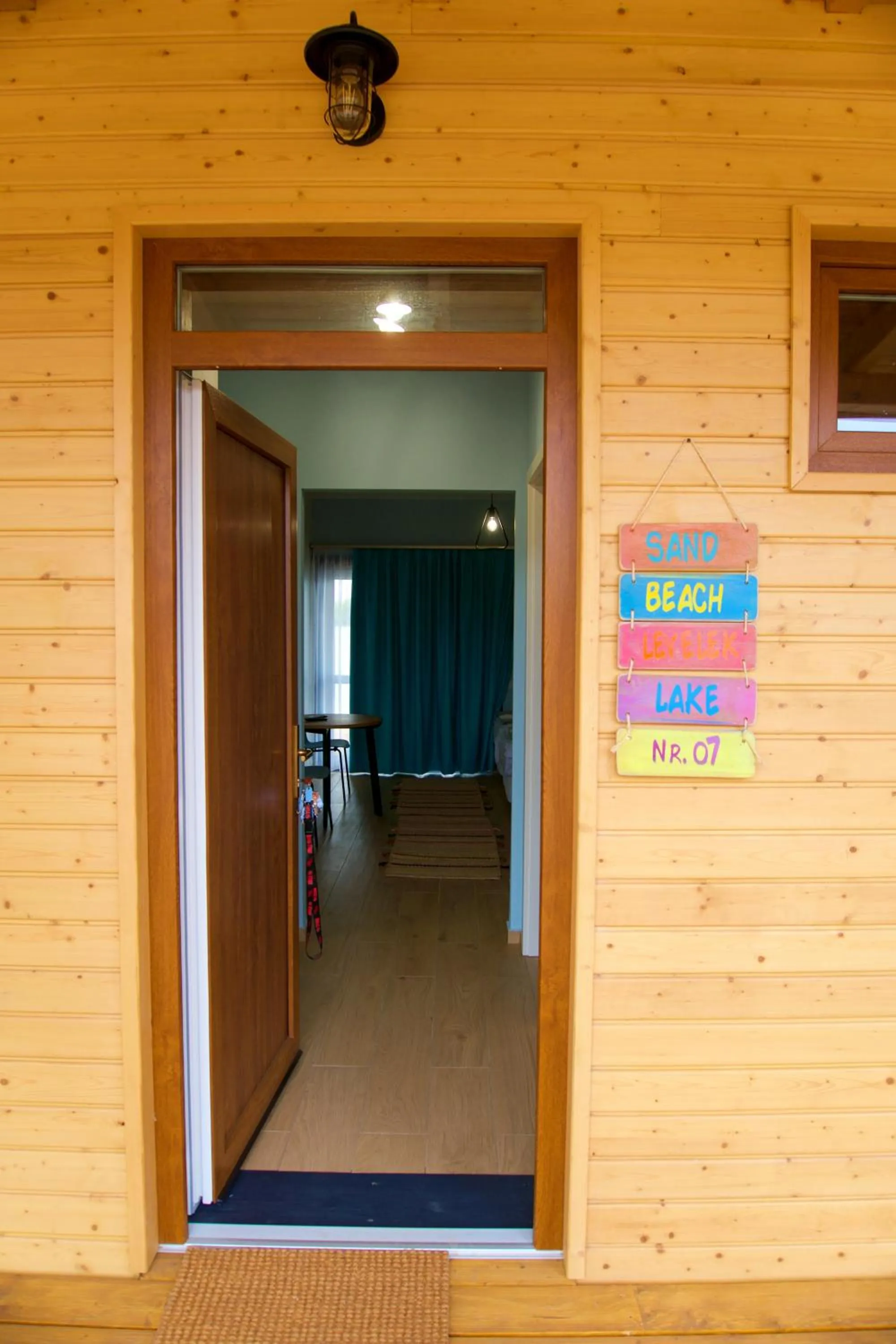 Text overlay in Halfarock Vízi-Erdei Apartmanház