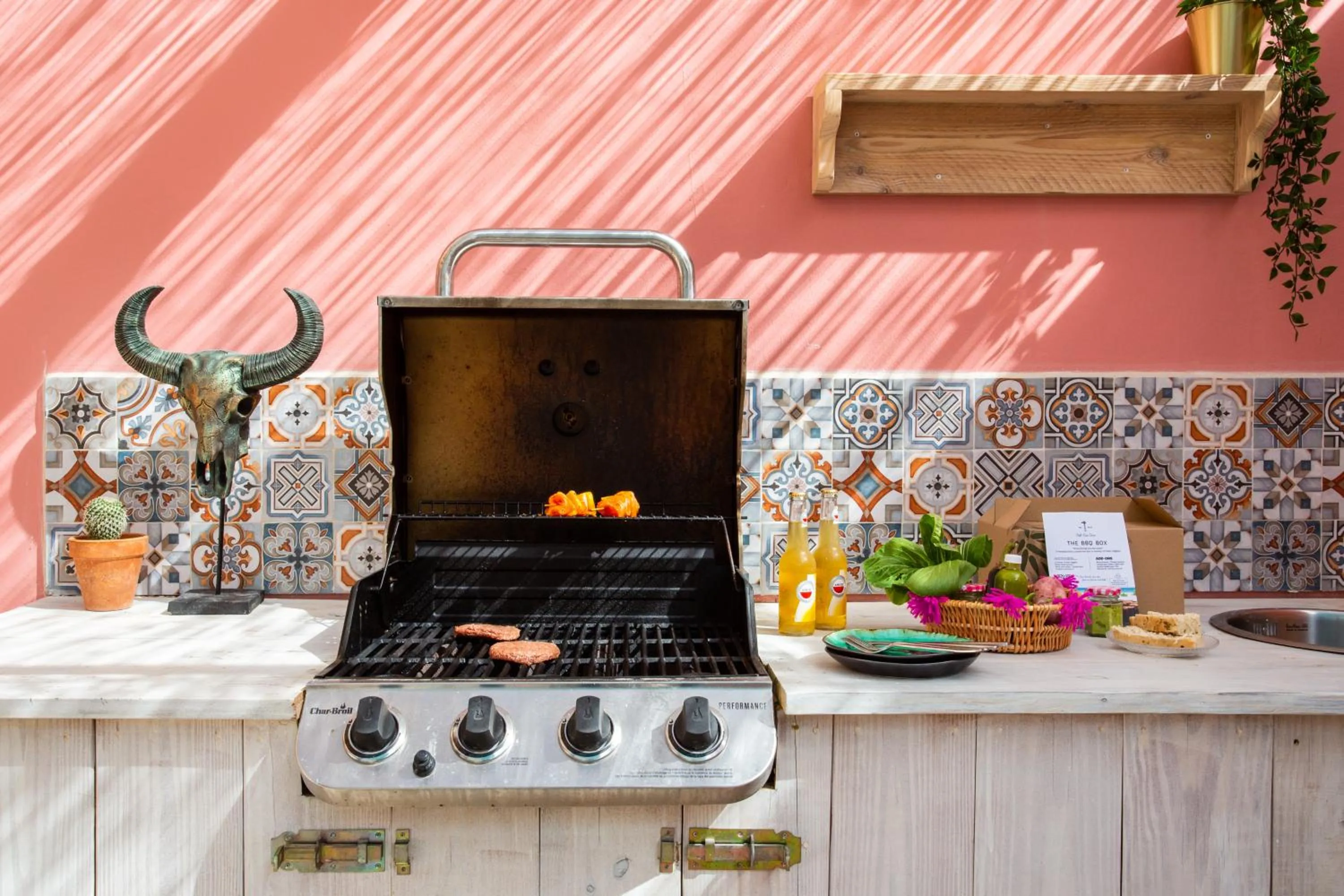 BBQ facilities in BOHO Bohemian Boutique Hotel