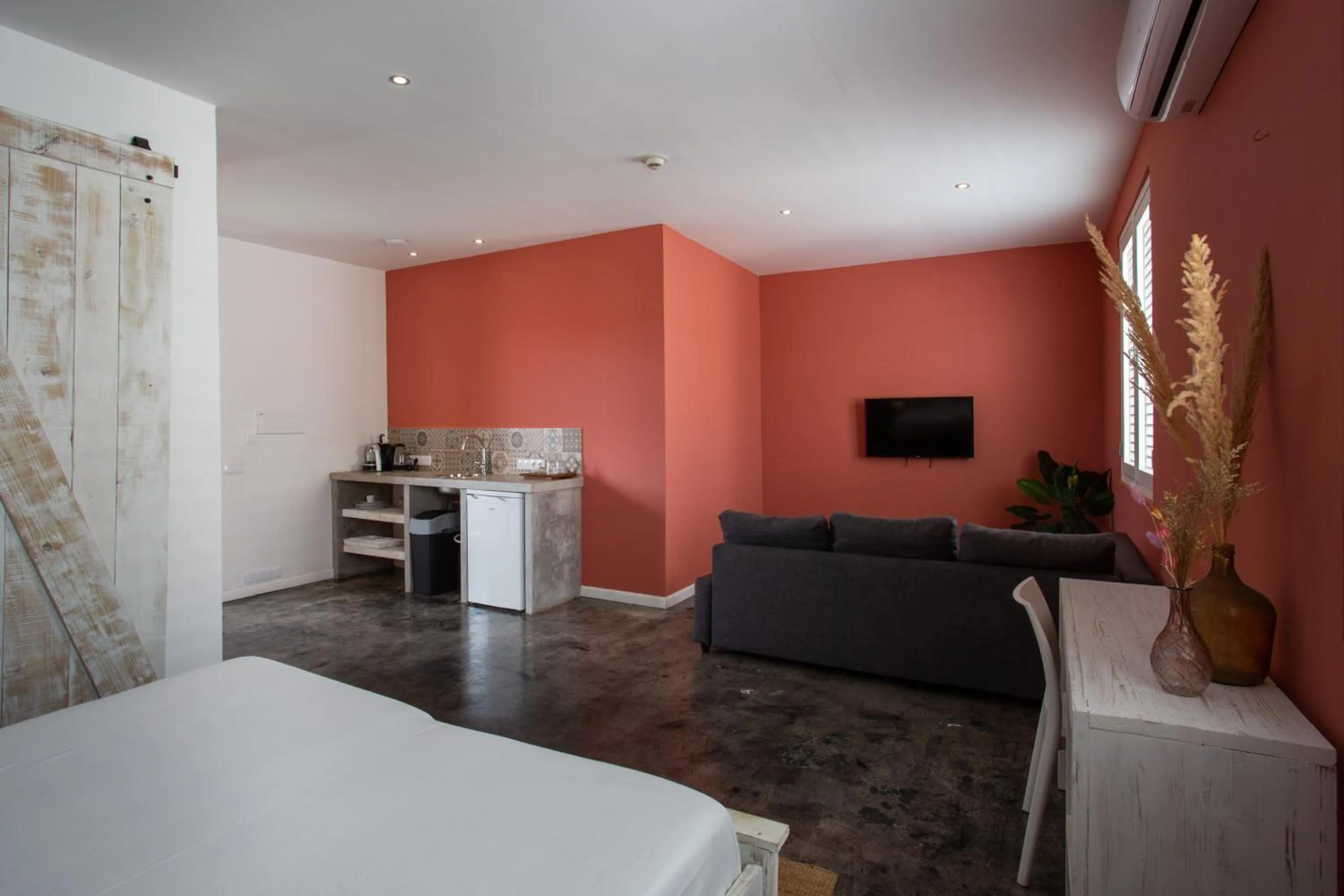 TV and multimedia, Bed in BOHO Bohemian Boutique Hotel