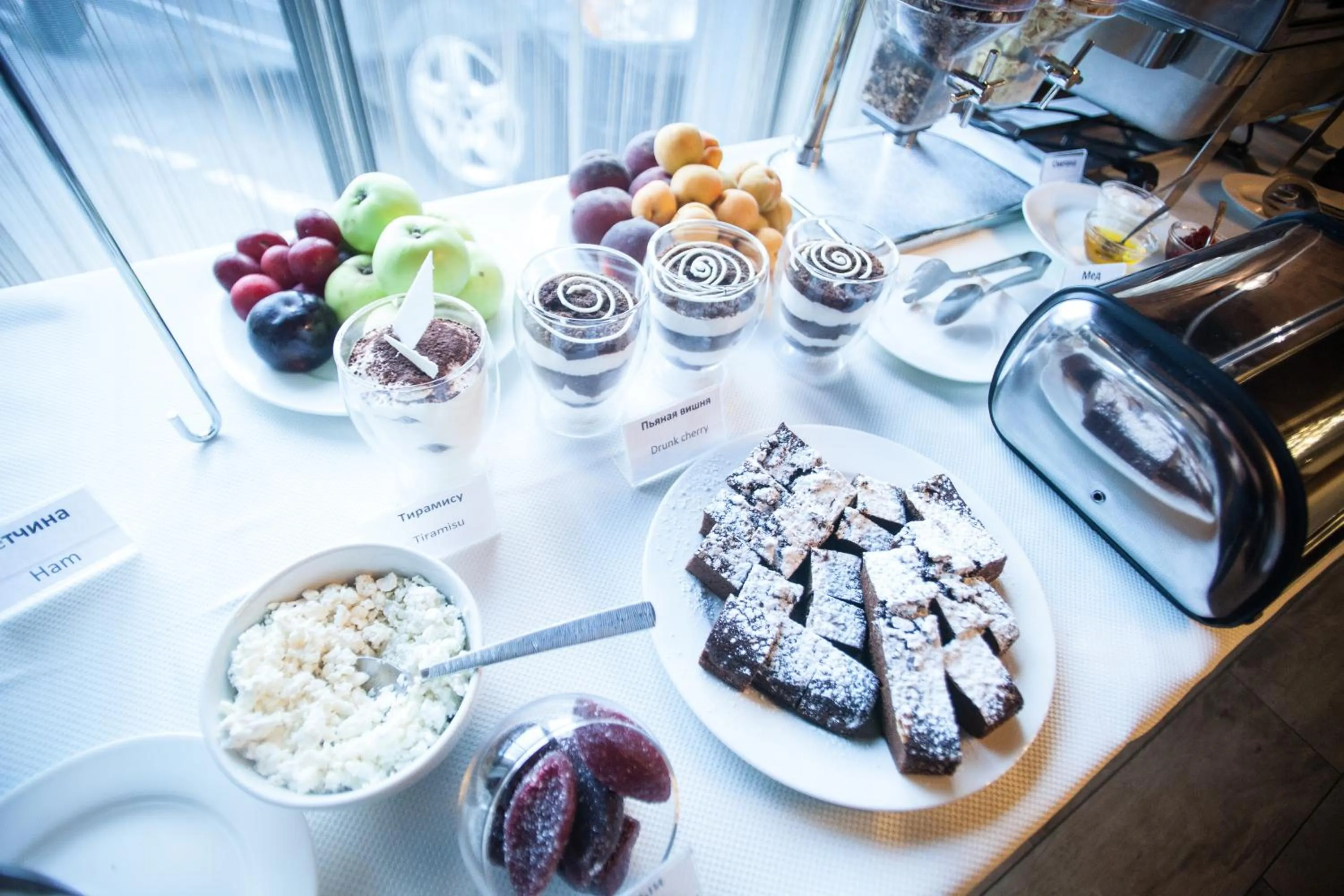 Food and drinks in Light Hotel