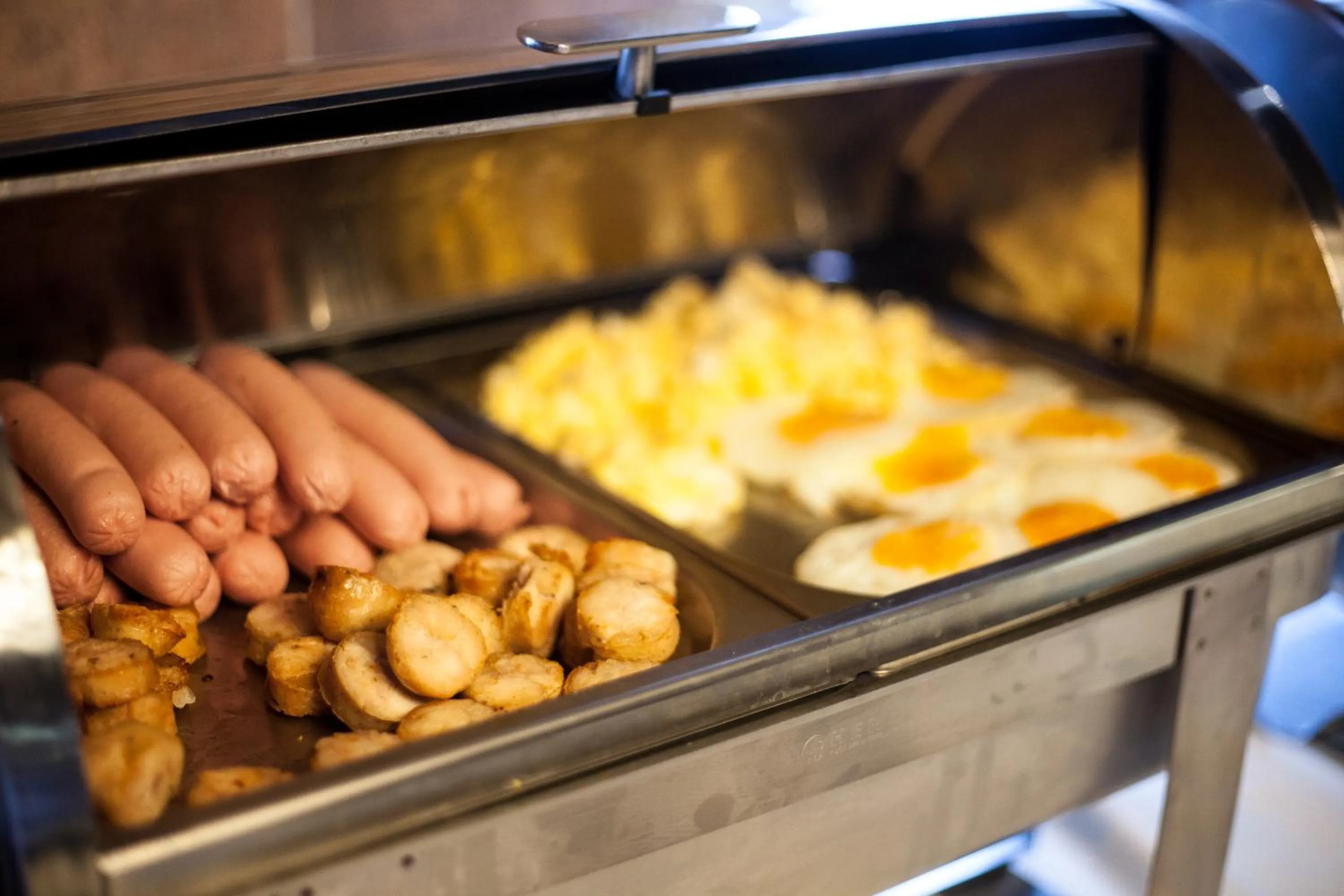 Food and drinks in Light Hotel