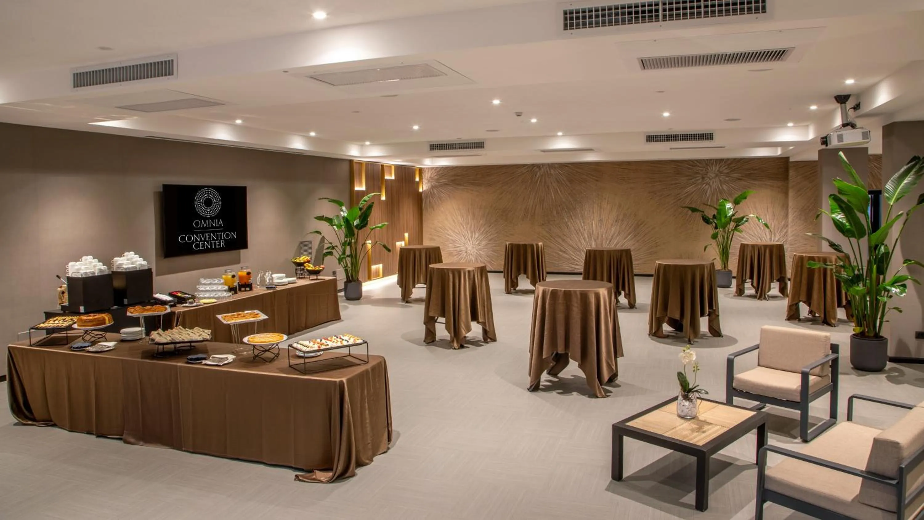 Seating area in Hotel Shangri-La Roma by OMNIA hotels