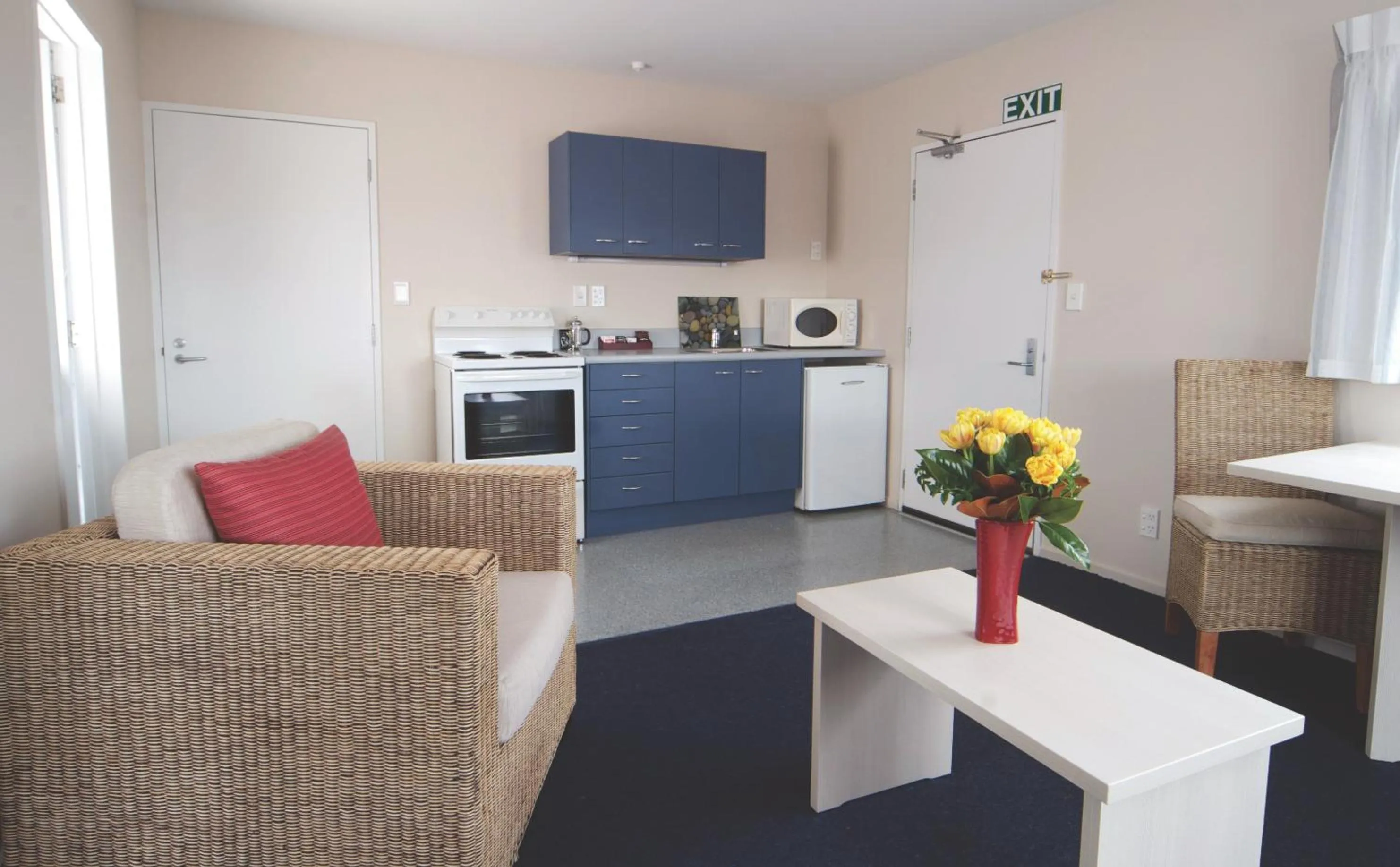 Living room in Addington Court Motel