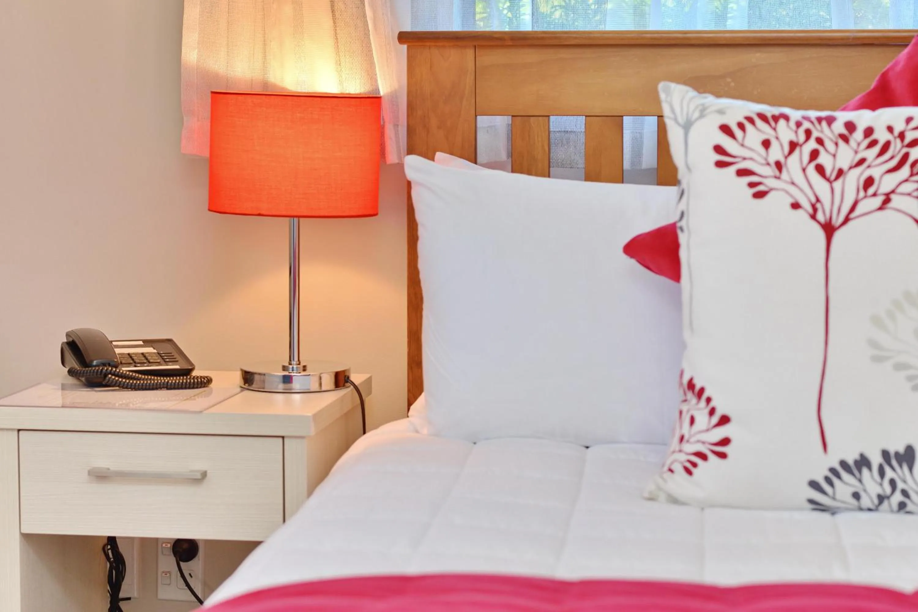 Bed in Addington Court Motel