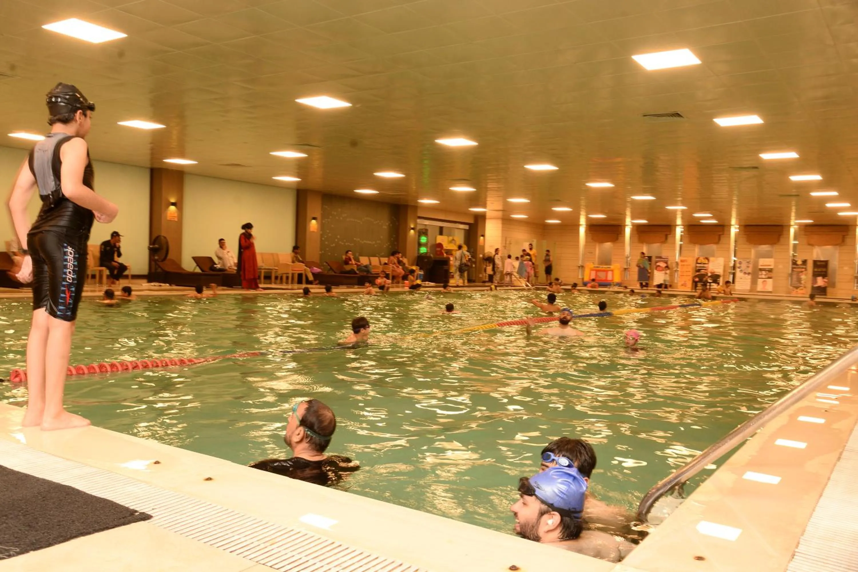 Swimming pool in Safari Club 1