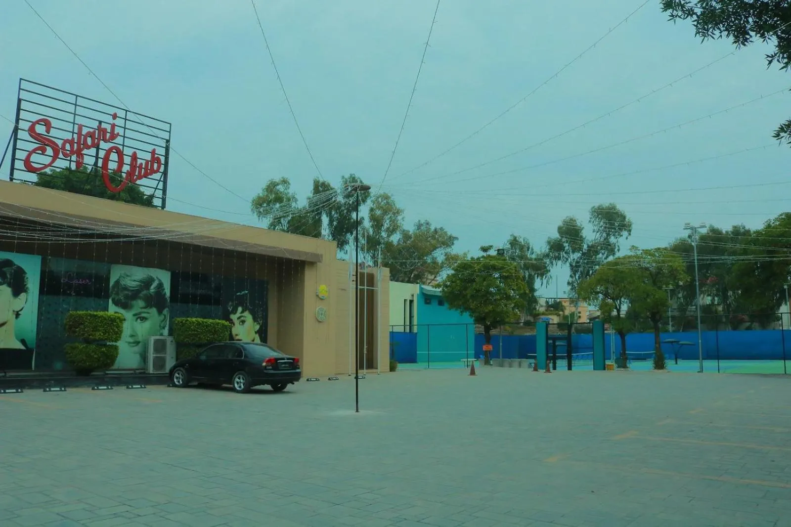 Parking in Safari Club 1