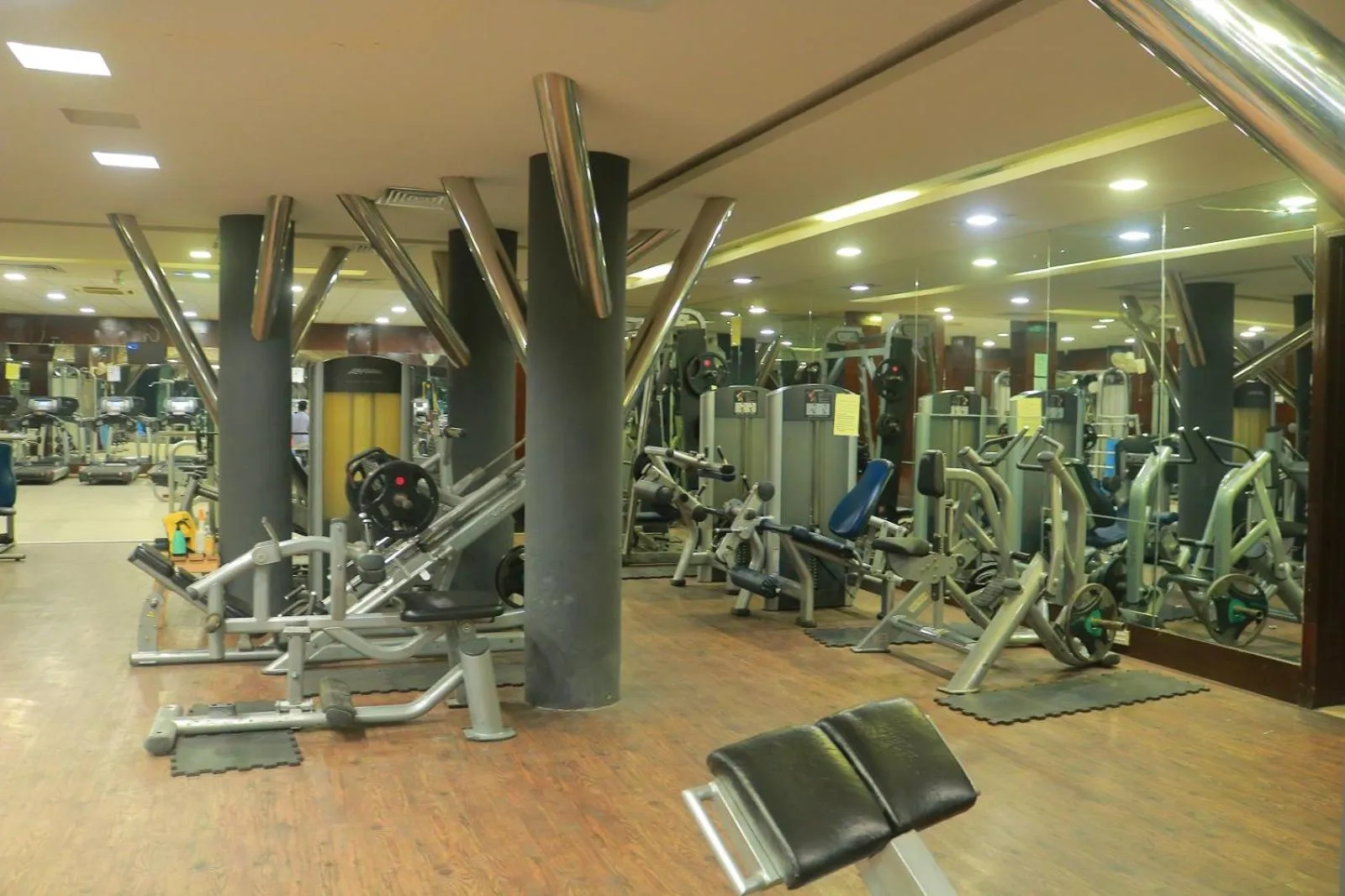 Fitness centre/facilities in Safari Club 1
