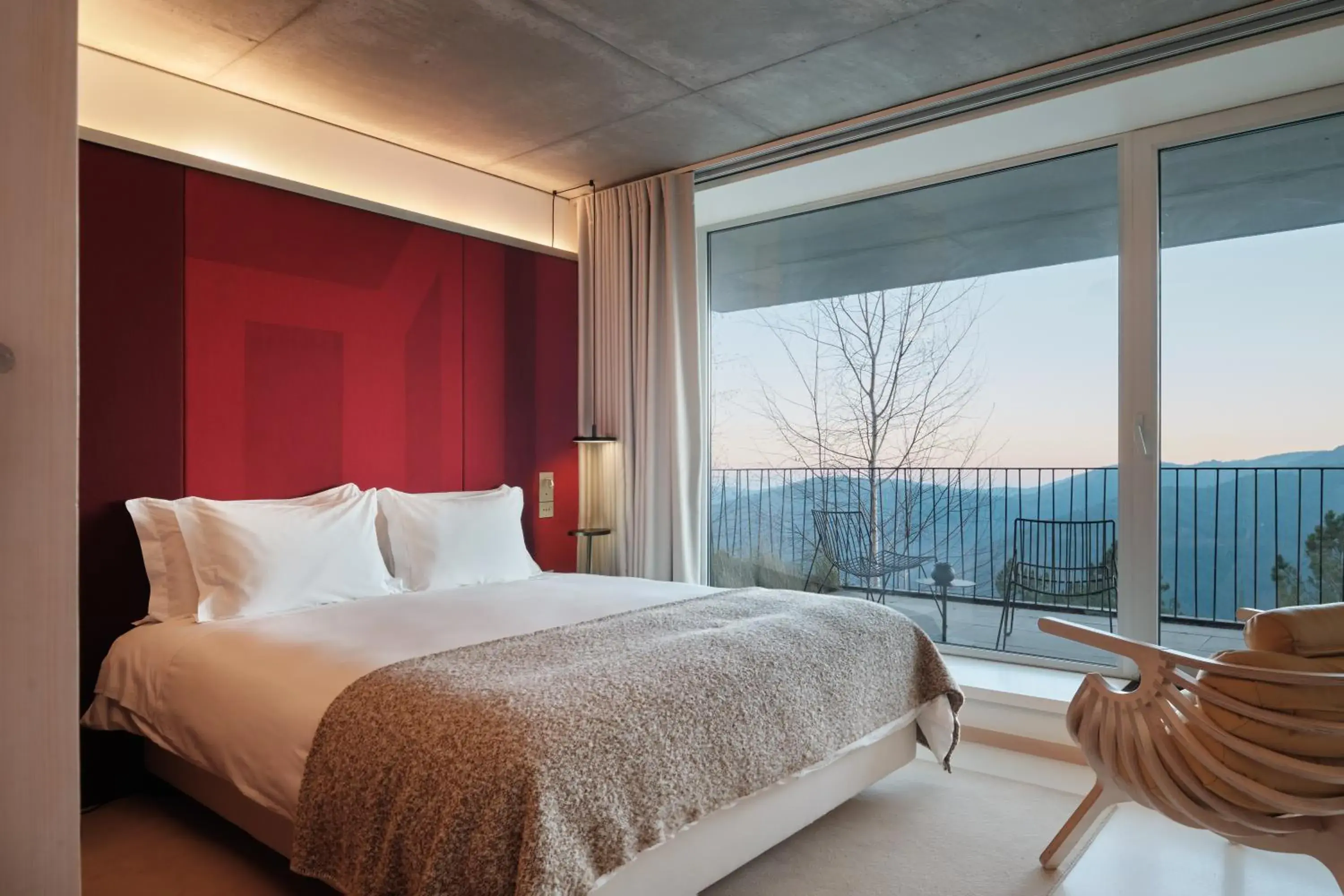 Panoramic Deluxe Suite in Casa de São Lourenço - Burel Panorama Hotel - member of Design Hotels Panoramic Deluxe Suite in Casa de São Lourenço - Burel Panorama Hotel - member of Design Hotels