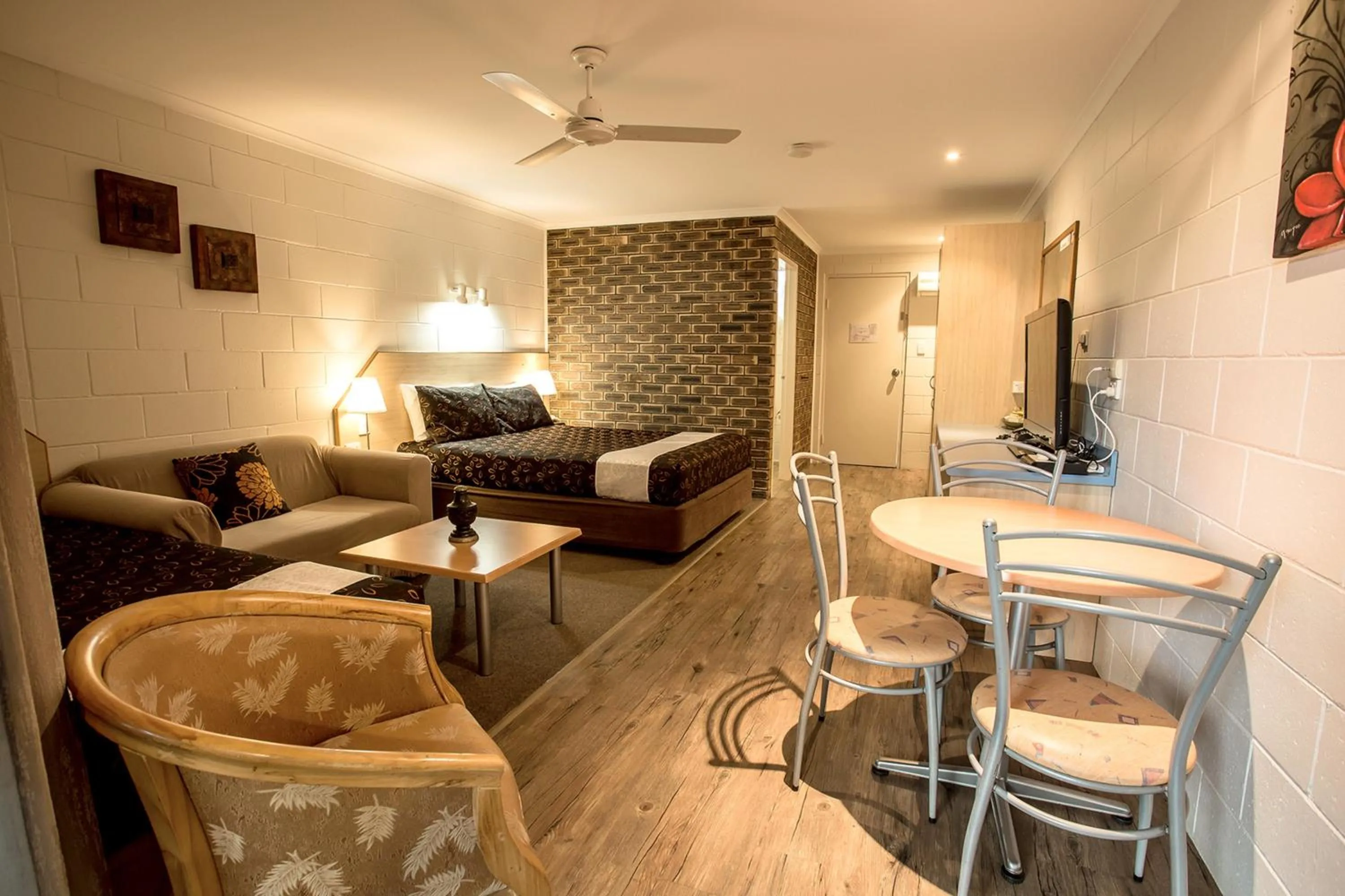 Photo of the whole room in Pialba Motor Inn