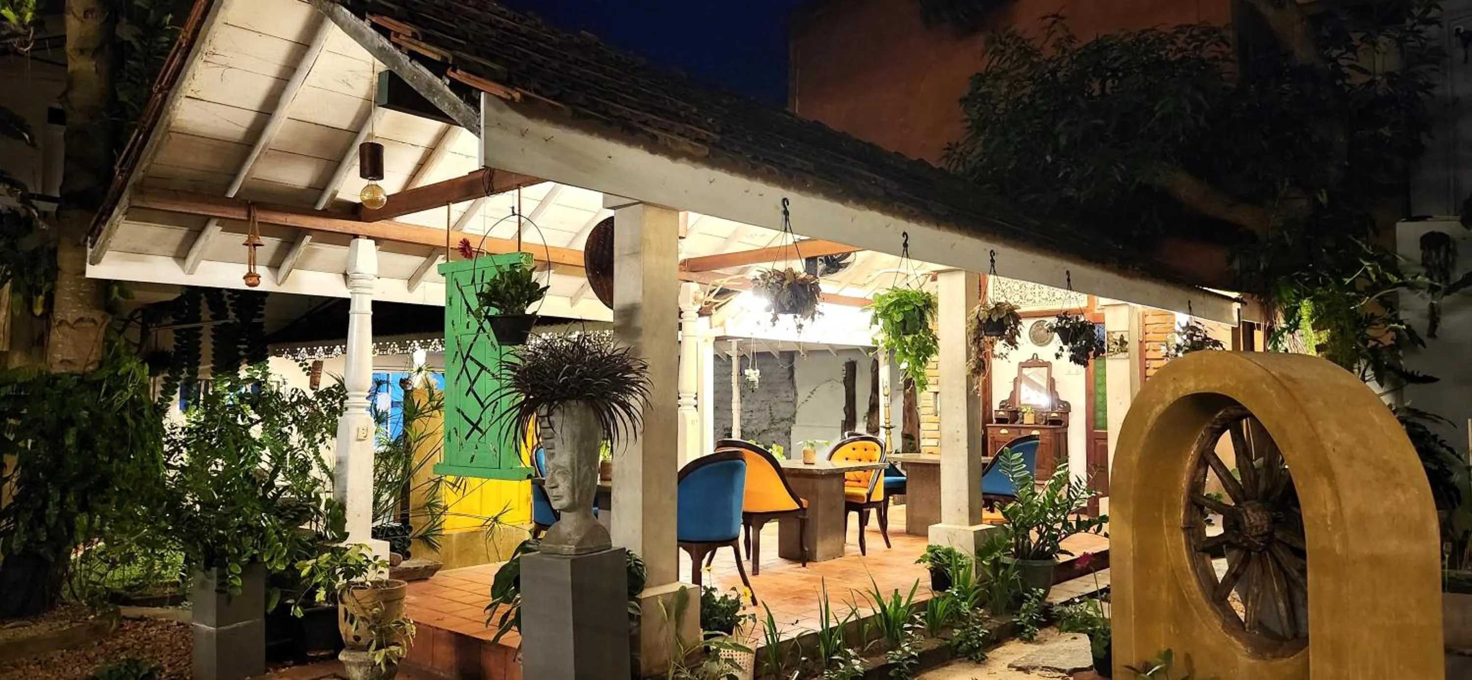 Dining area in Gomez Place