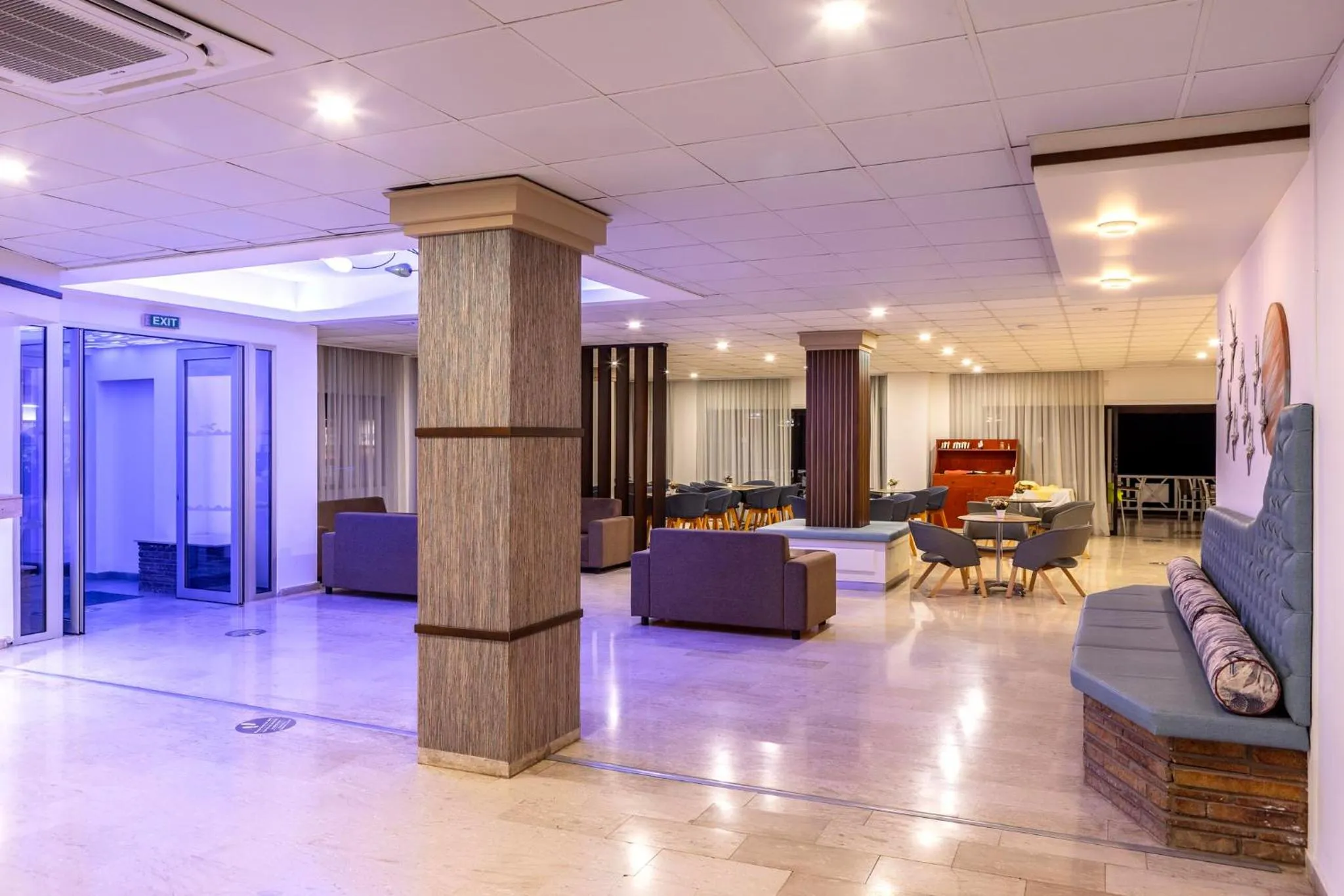 Lobby or reception in Seagull Hotel Apartments