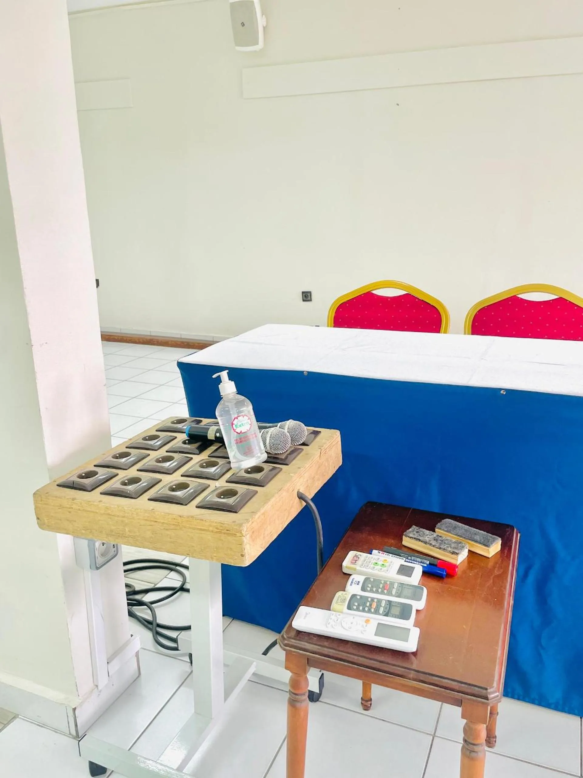 Meeting/conference room in Résidences Les Hauts de l'Indenié