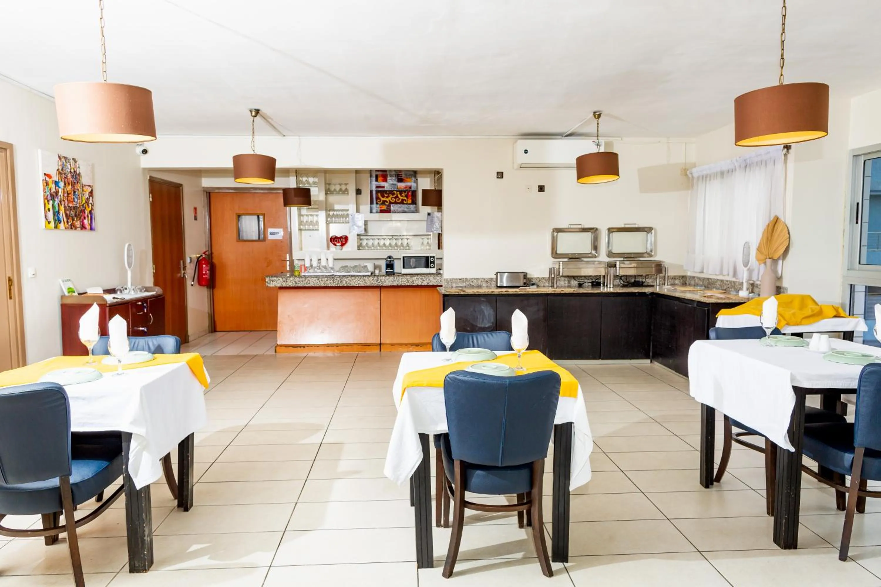 Restaurant/places to eat in Résidences Les Hauts de l'Indenié