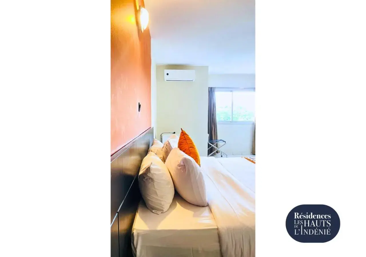 Superior King Room in Résidences Les Hauts de l'Indenié Superior King Room in Résidences Les Hauts de l'Indenié