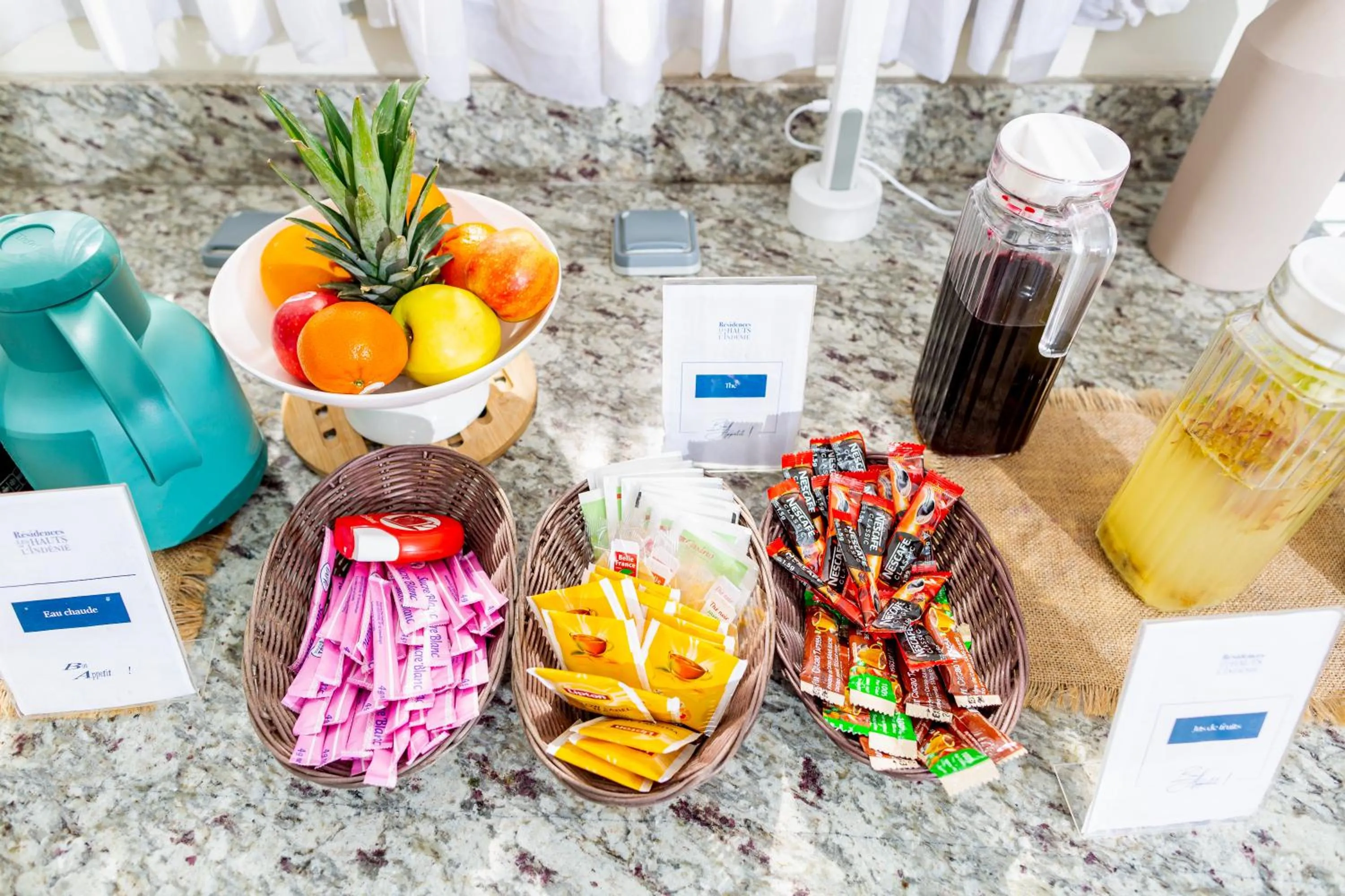 Restaurant/places to eat in Résidences Les Hauts de l'Indenié