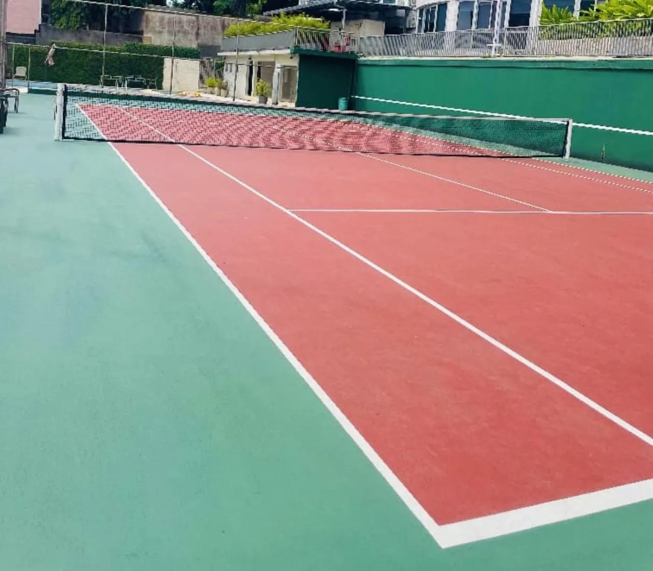 Tennis court in Résidences Les Hauts de l'Indenié