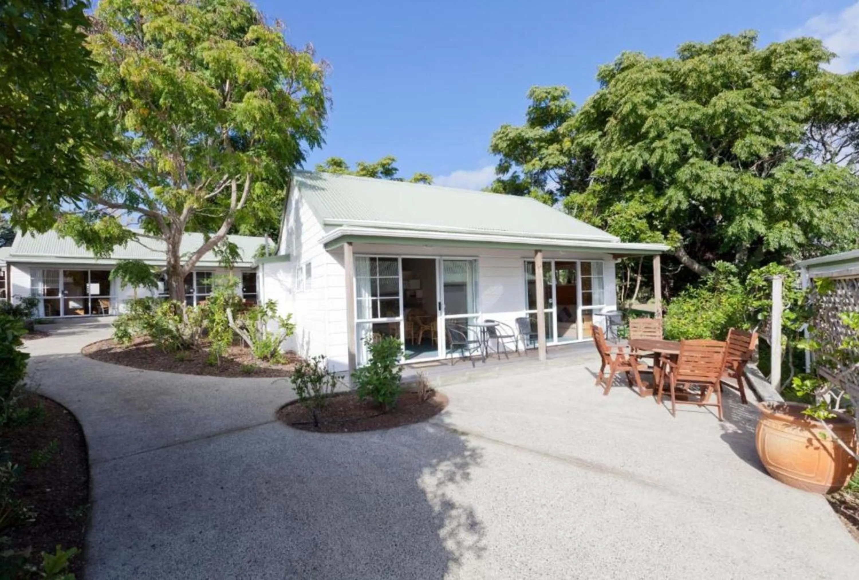 Patio in Pauanui Pines Motor Lodge
