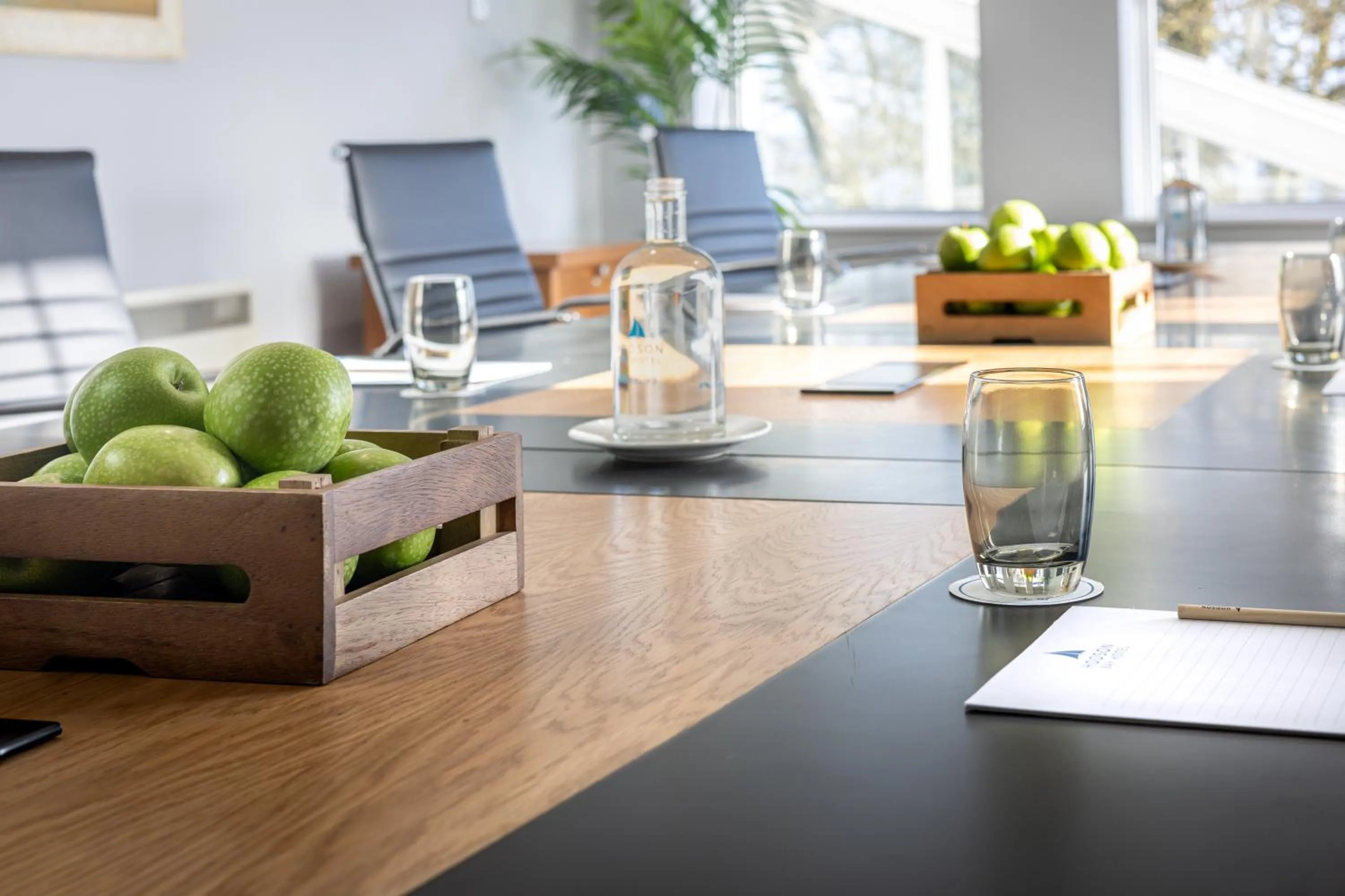 Food and drinks in Hodson Bay Hotel