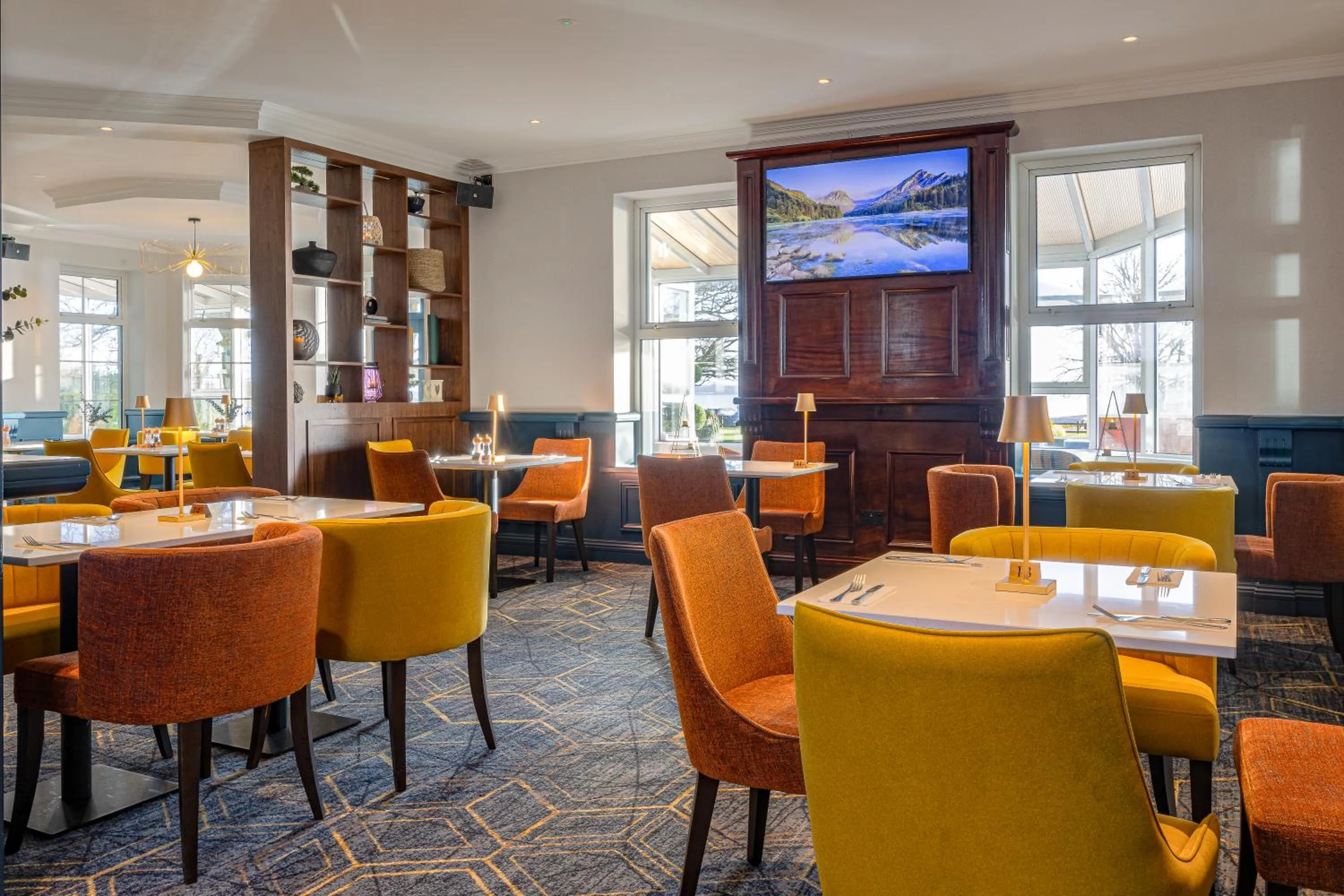 Lounge or bar in Hodson Bay Hotel