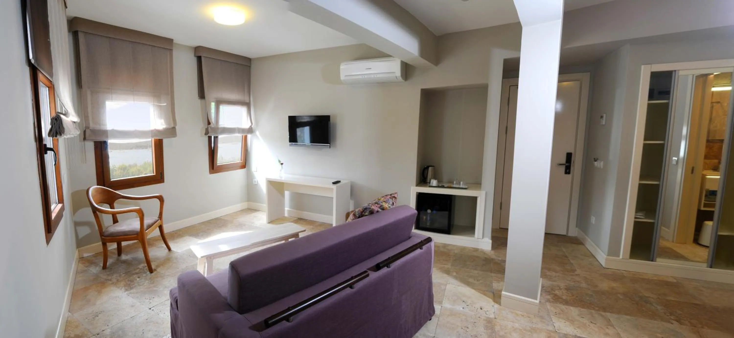 TV and multimedia in Teos Lodge Pansiyon